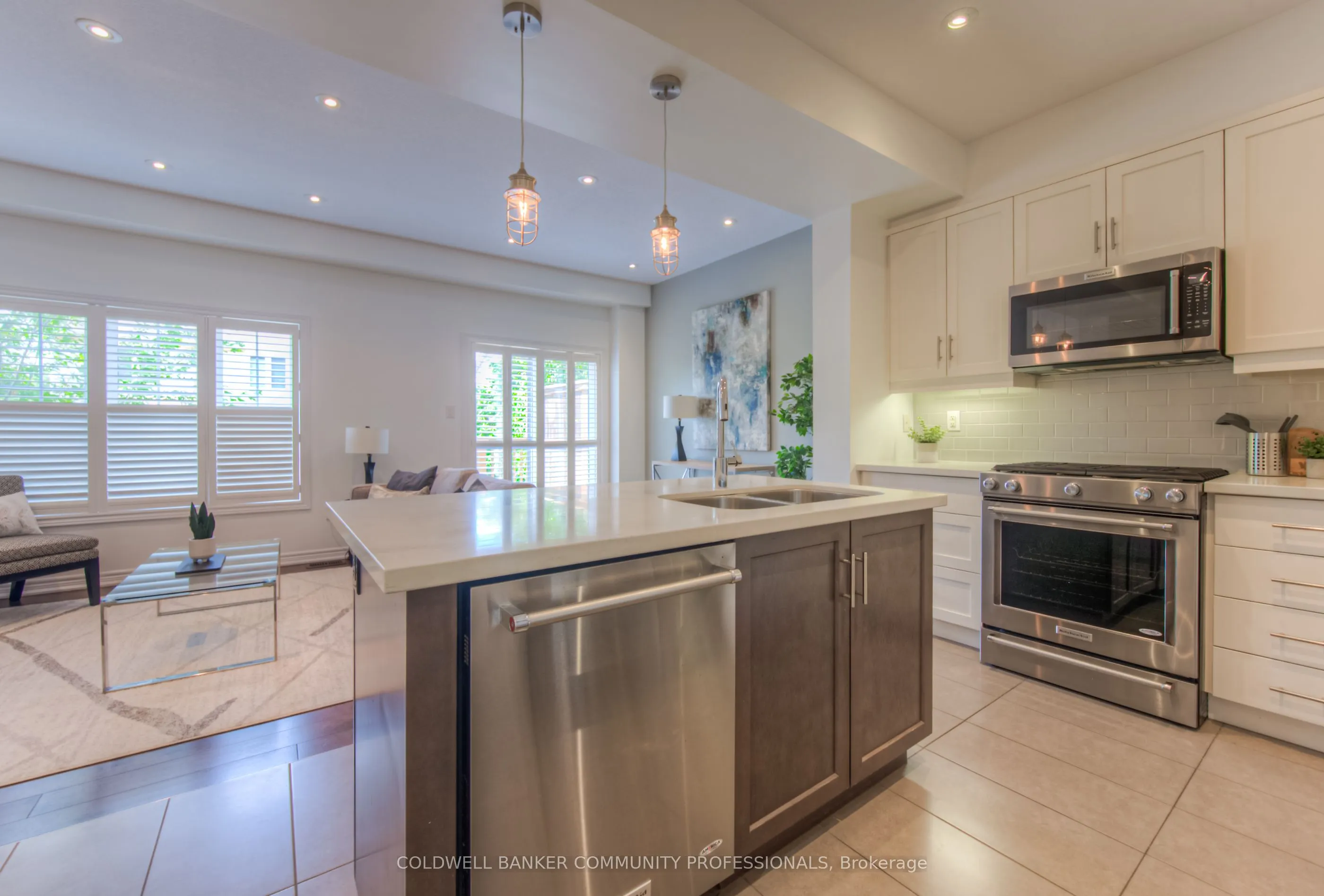 215 Dundas Street E, #38