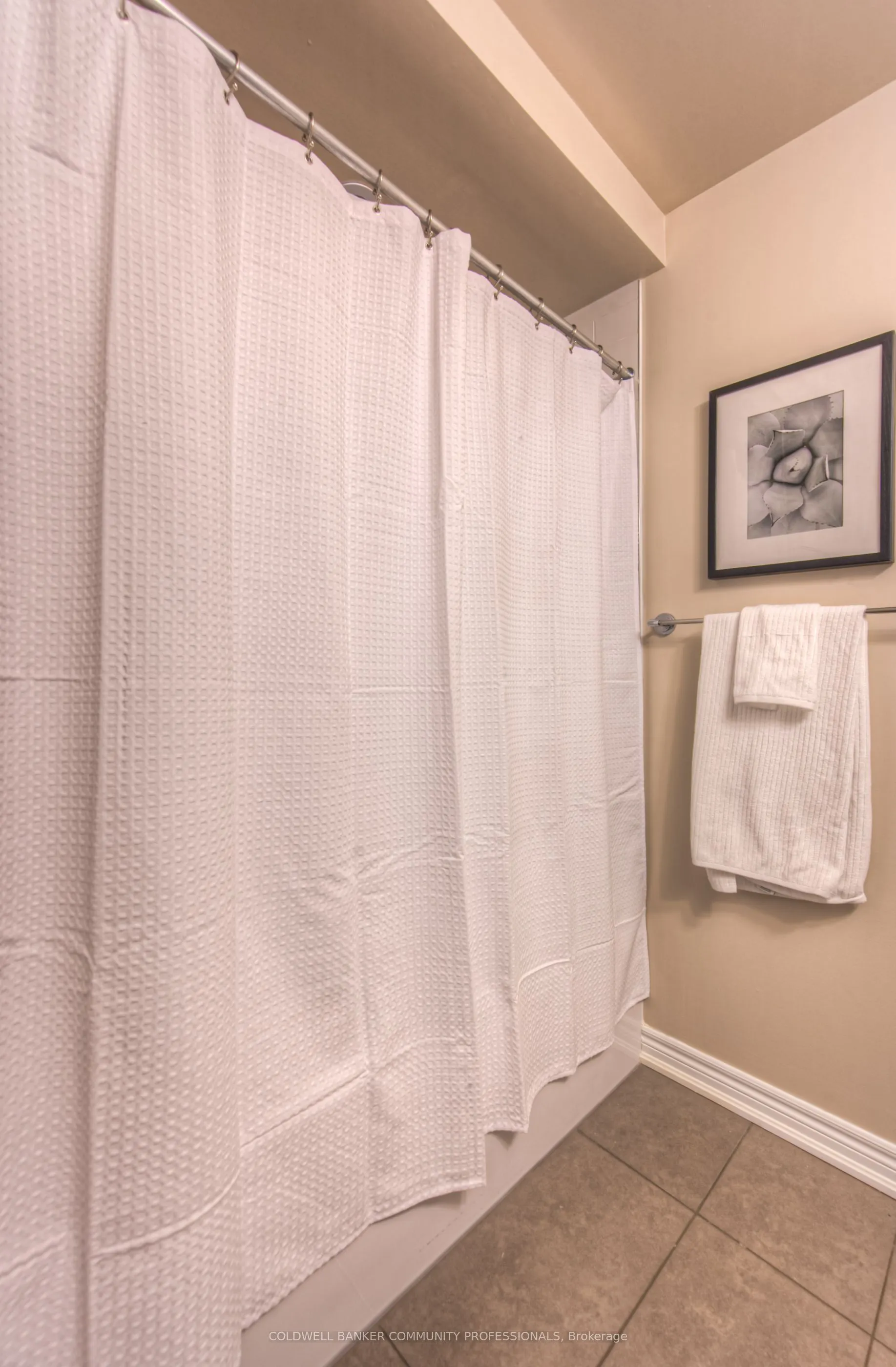 215 Dundas Street E, #38