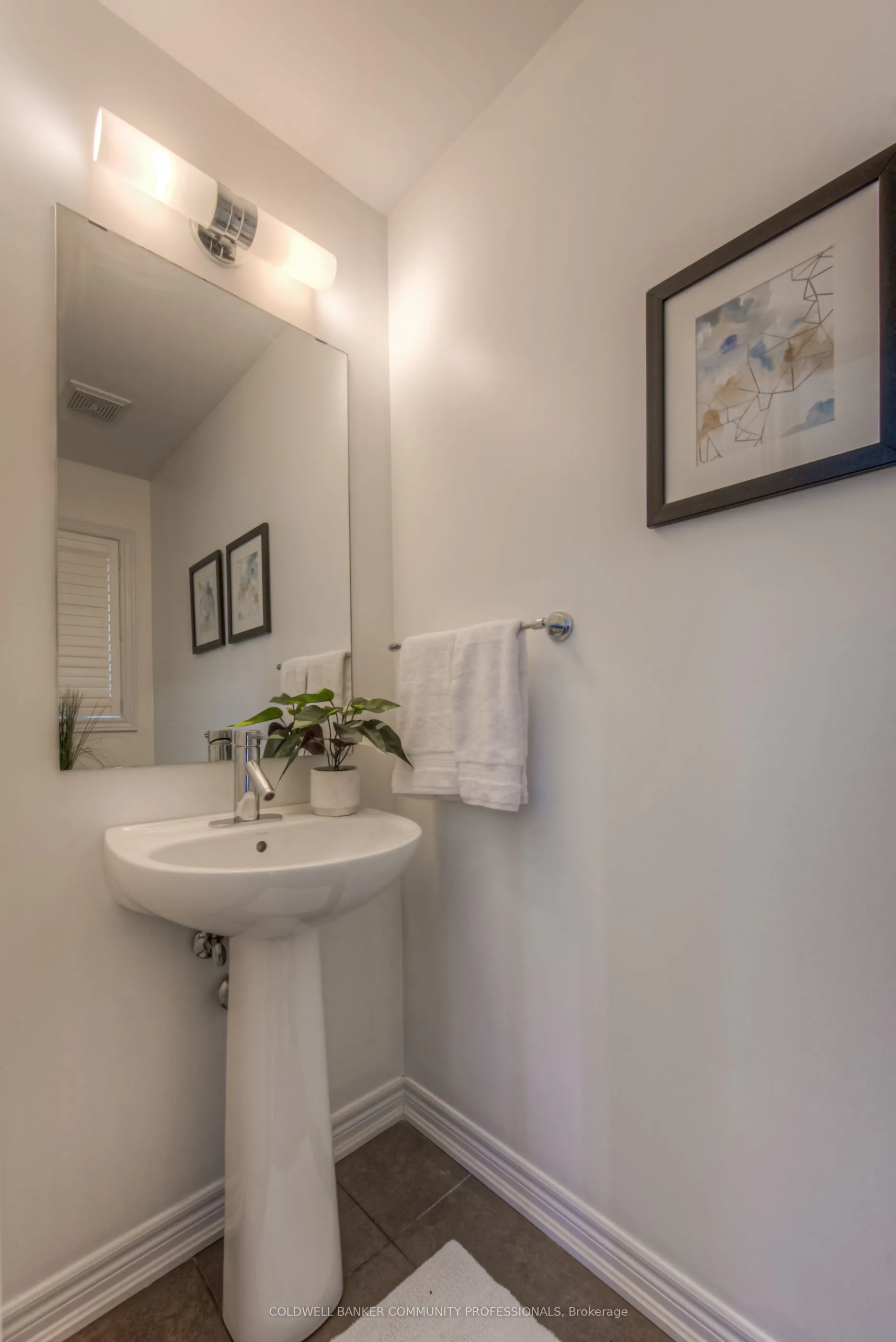 215 Dundas Street E, #38