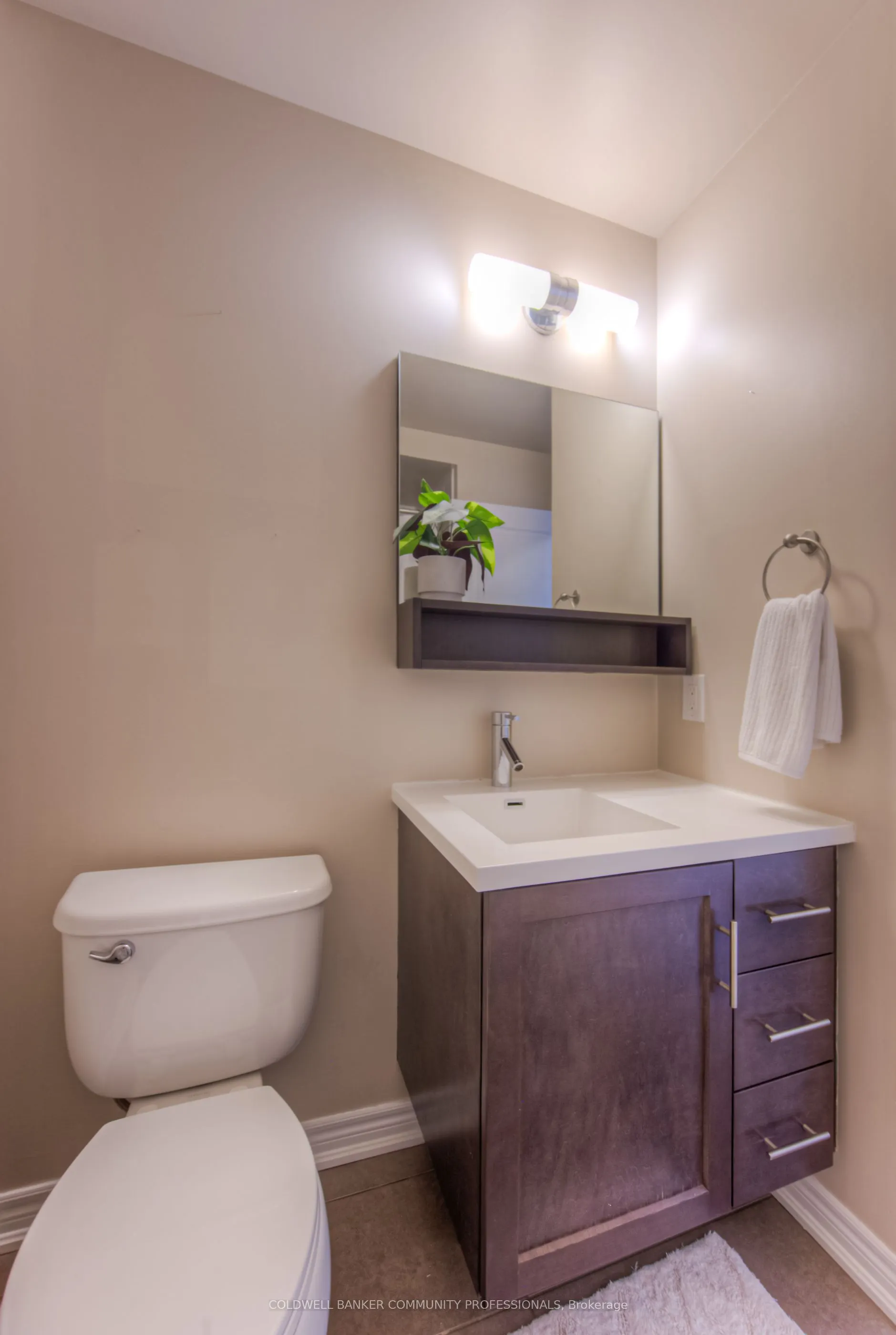 215 Dundas Street E, #38