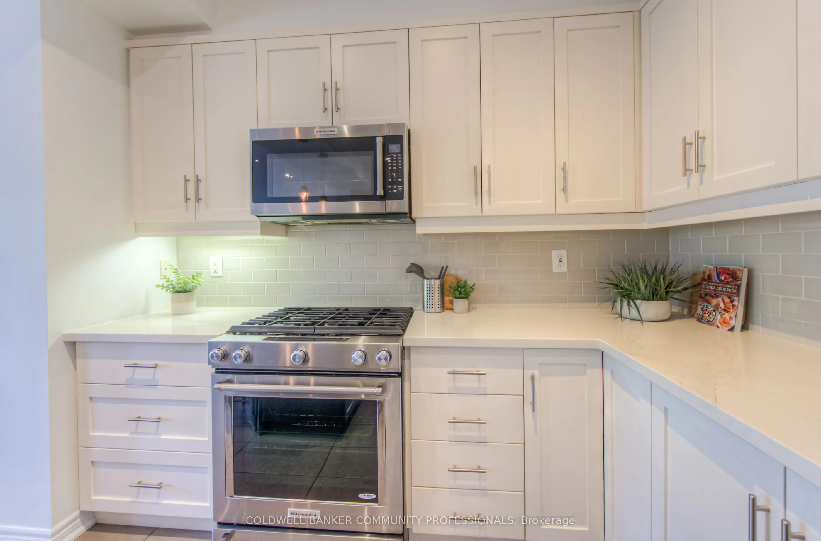 215 Dundas Street E, #38