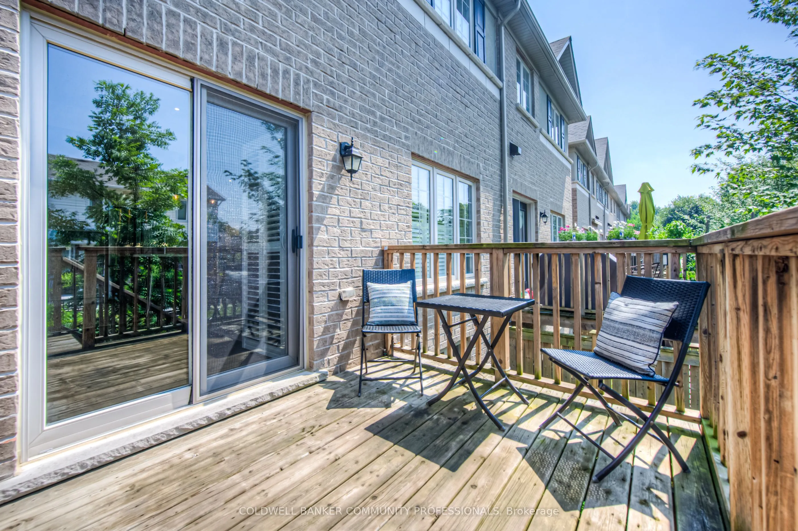 215 Dundas Street E, #38