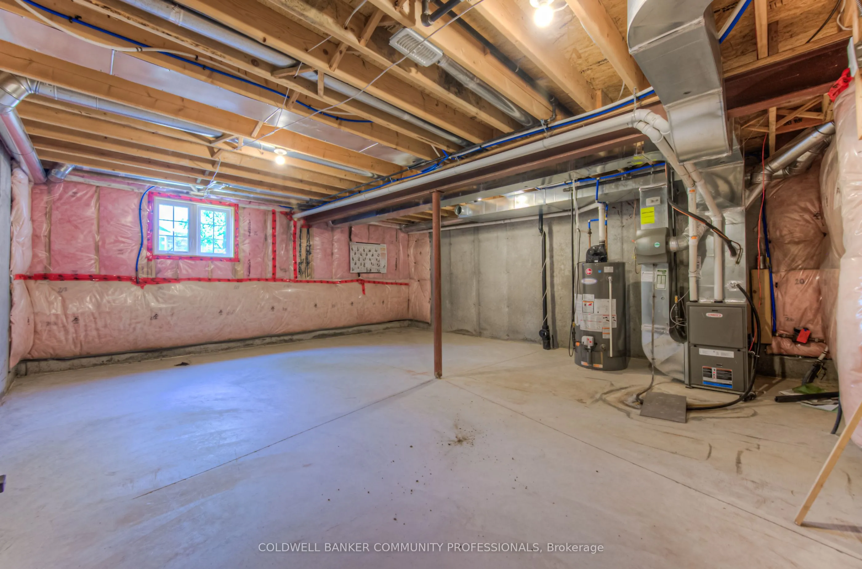 215 Dundas Street E, #38