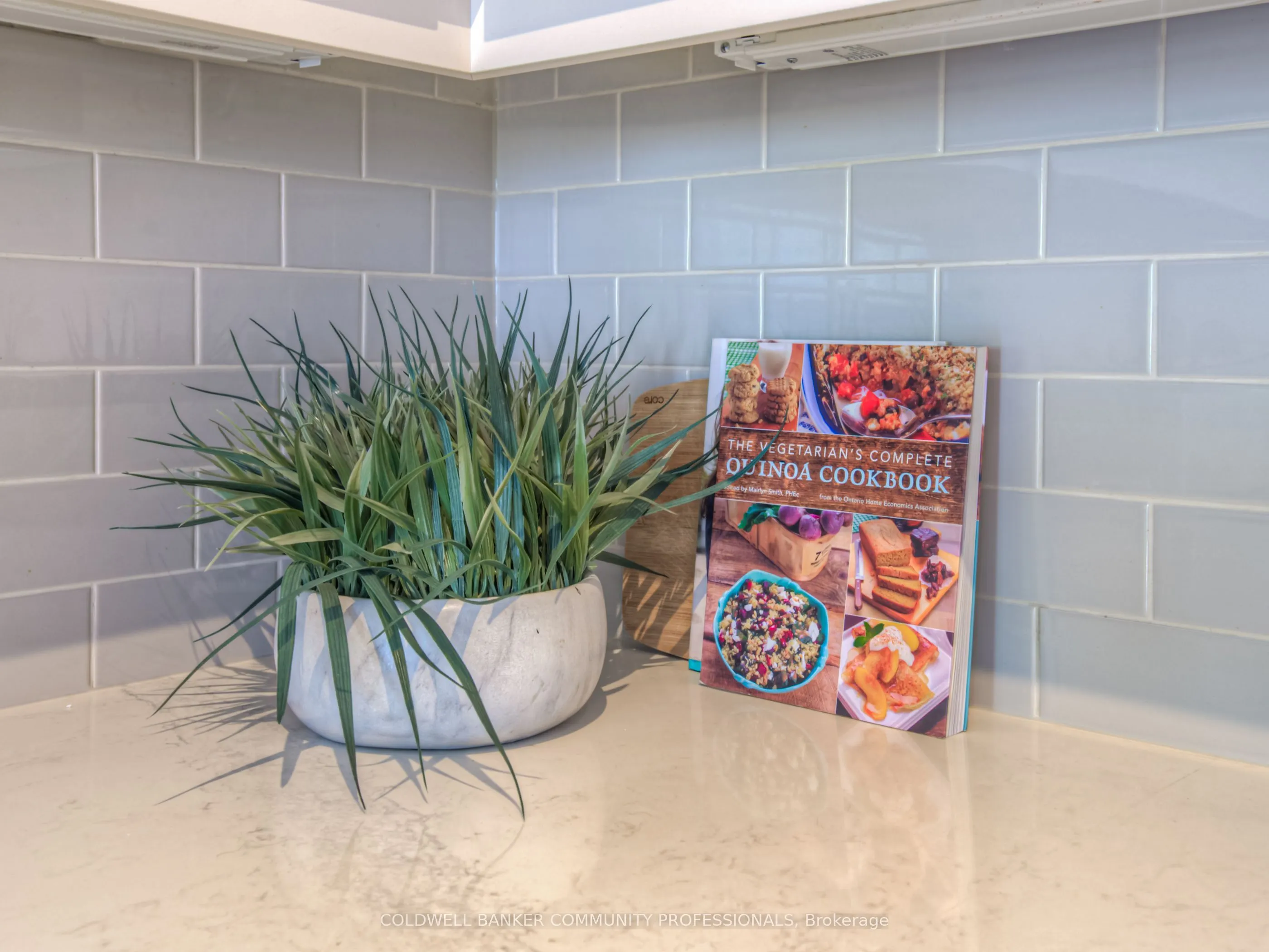 215 Dundas Street E, #38