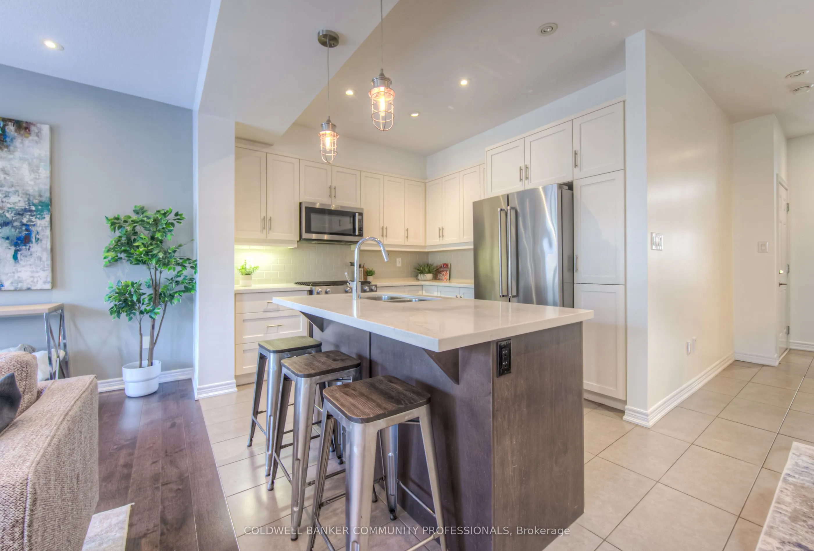 215 Dundas Street E, #38