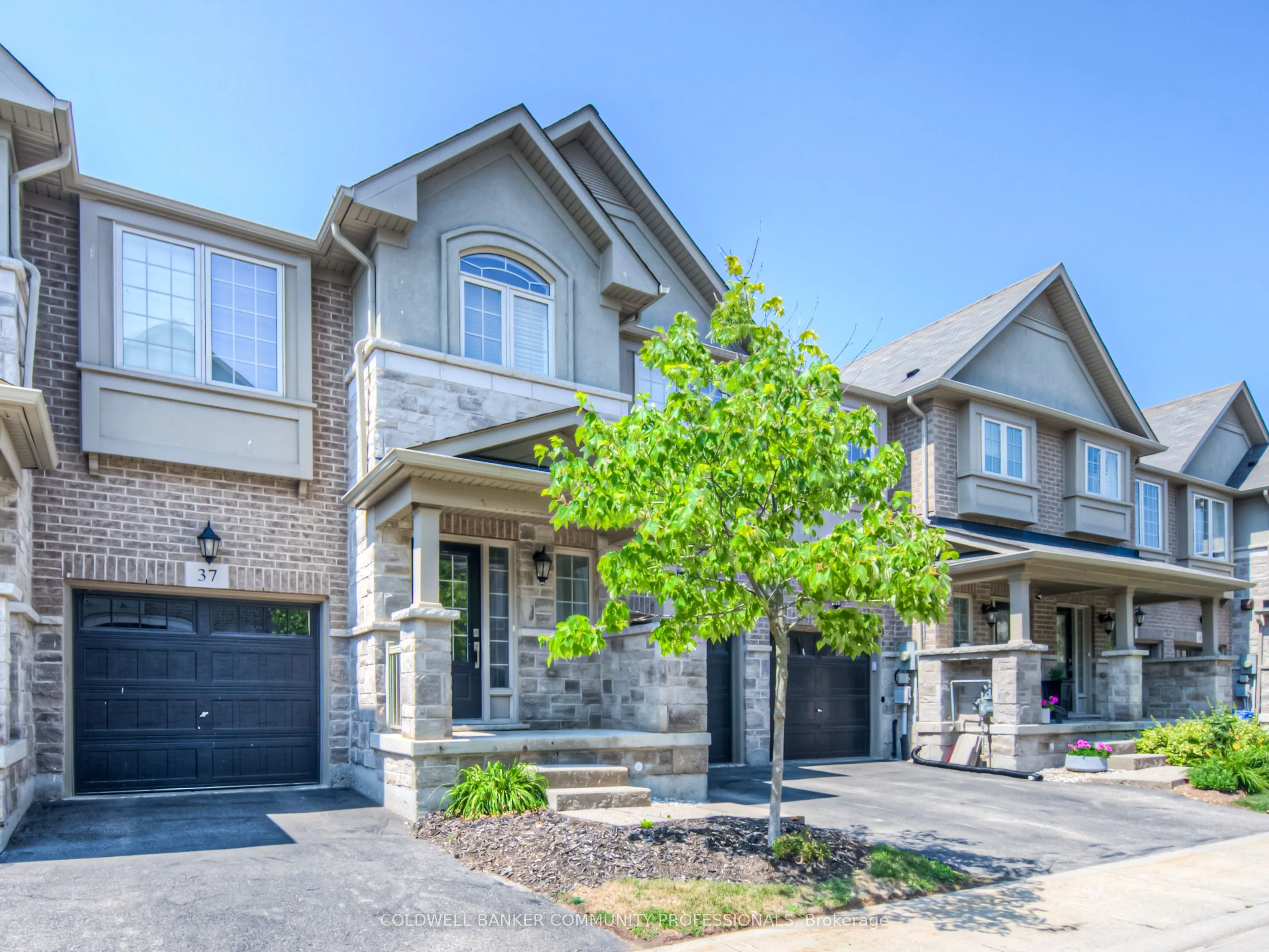 215 Dundas Street E, #38