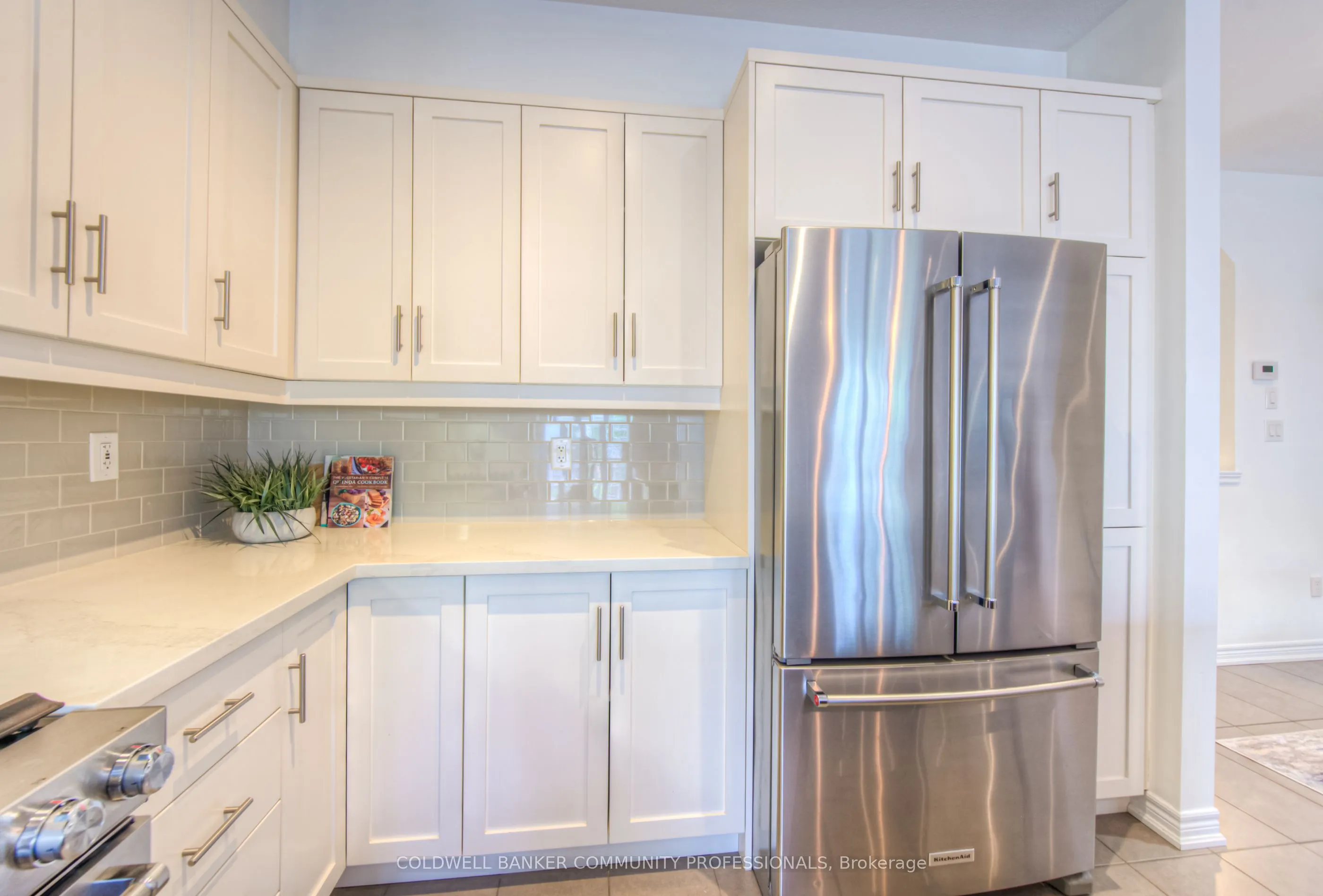 215 Dundas Street E, #38