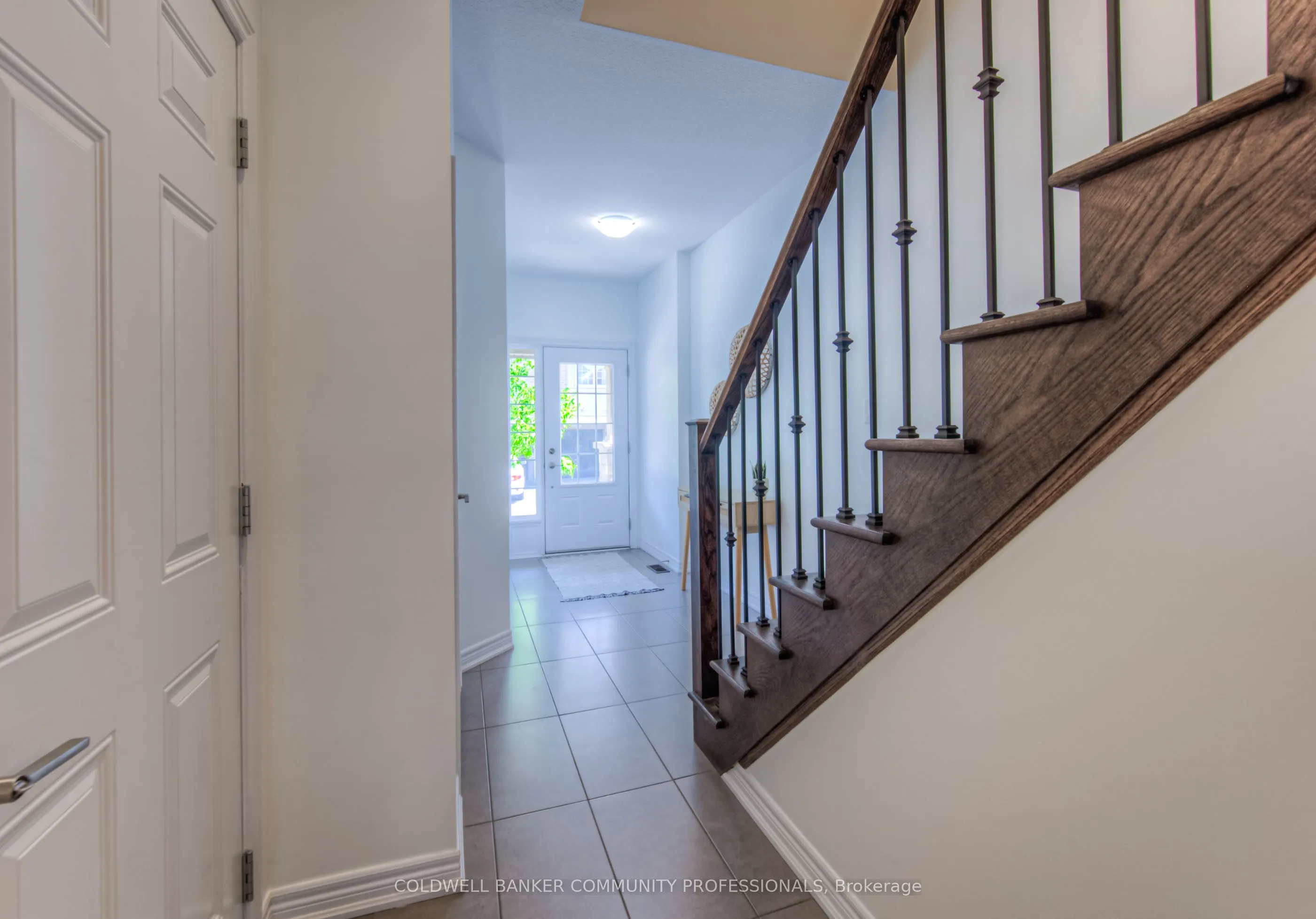 215 Dundas Street E, #38