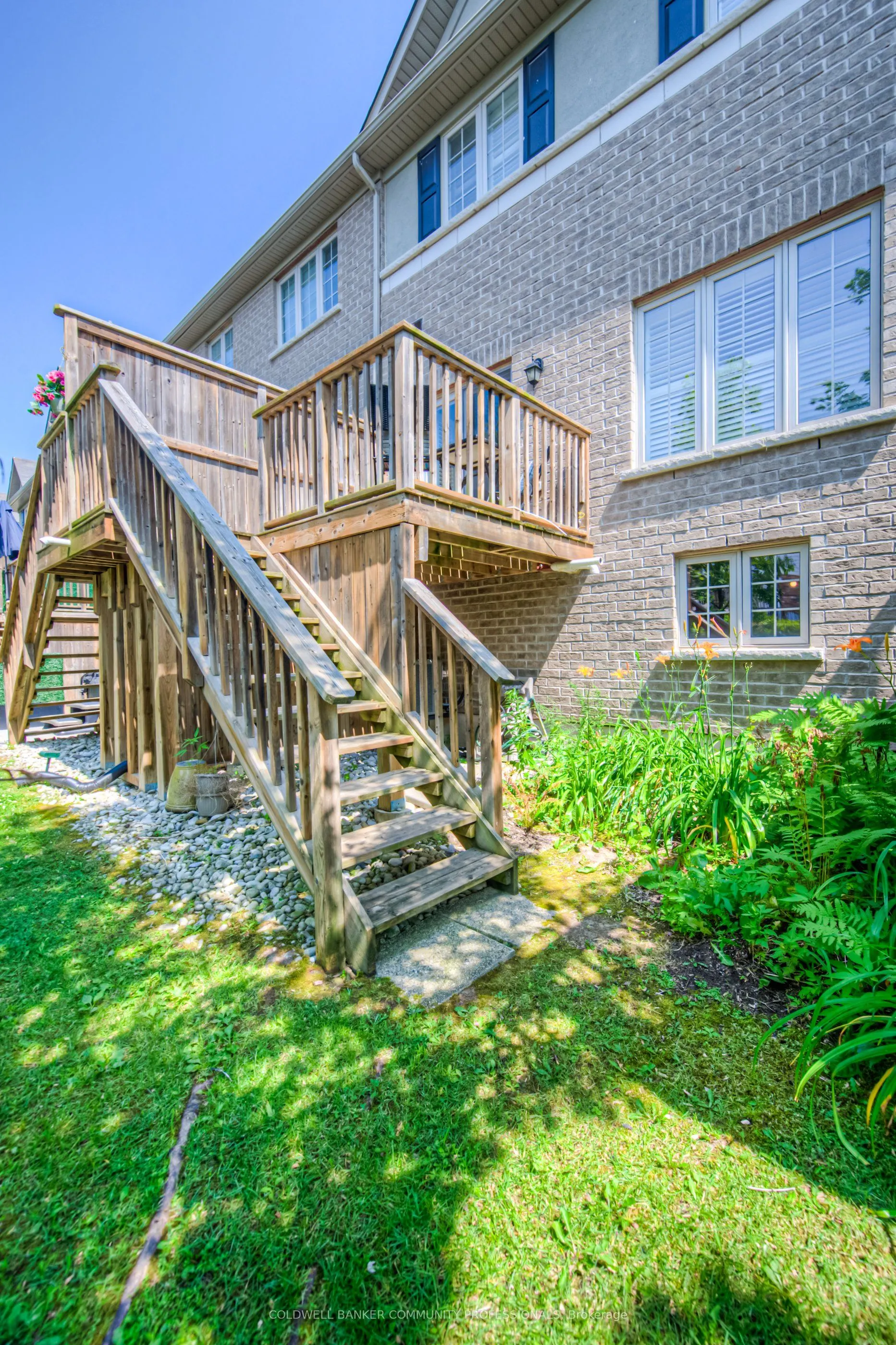 215 Dundas Street E, #38