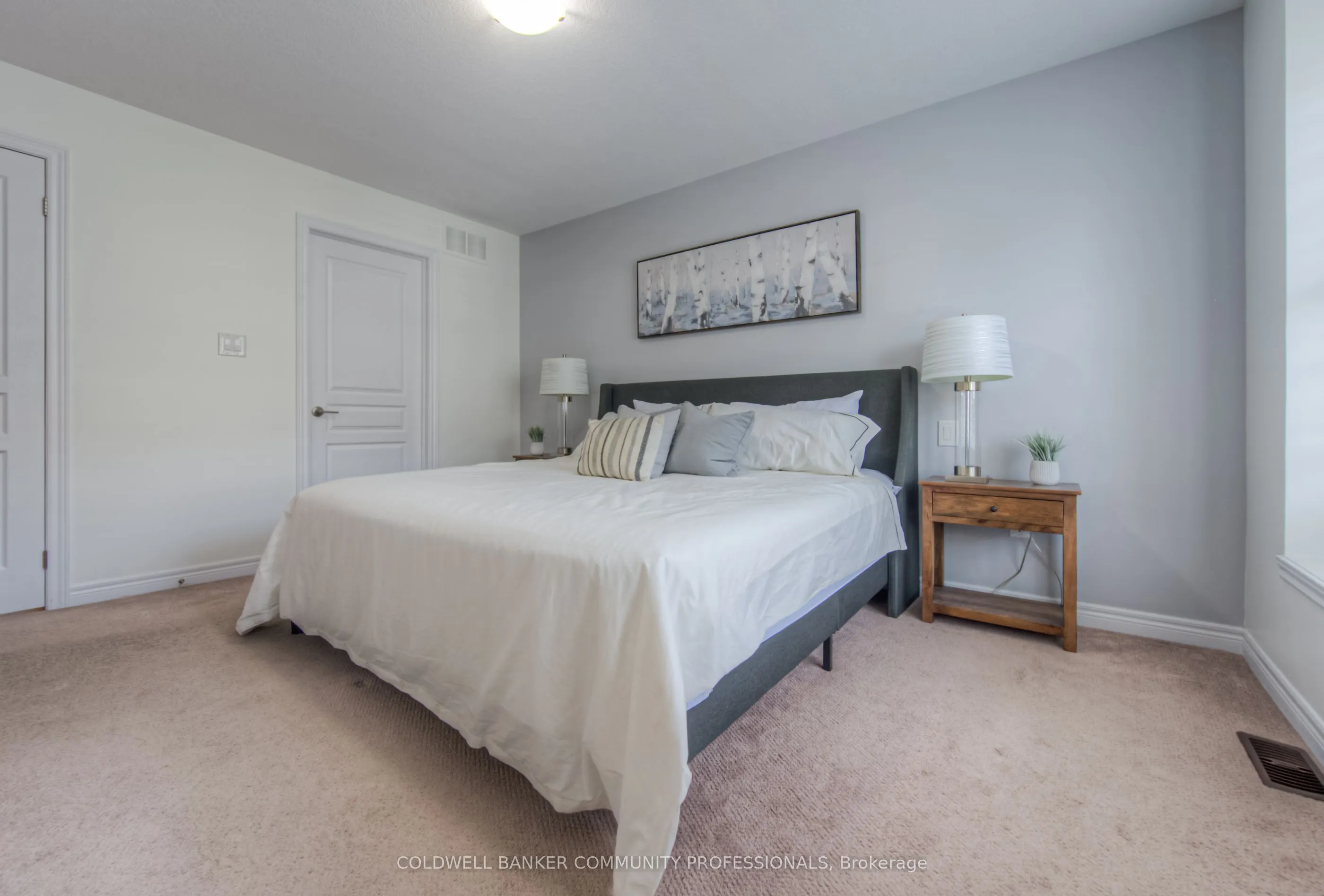 215 Dundas Street E, #38