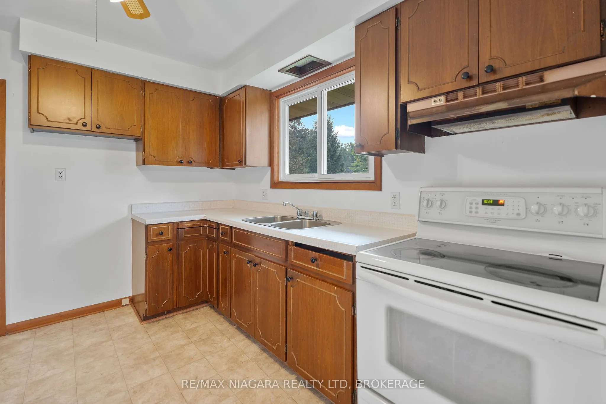 3759 Highland Drive
