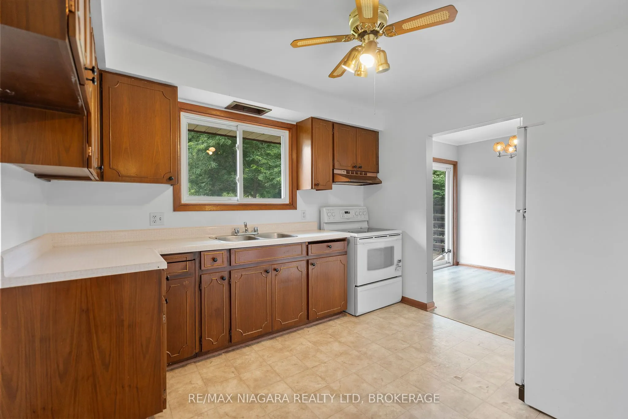3759 Highland Drive