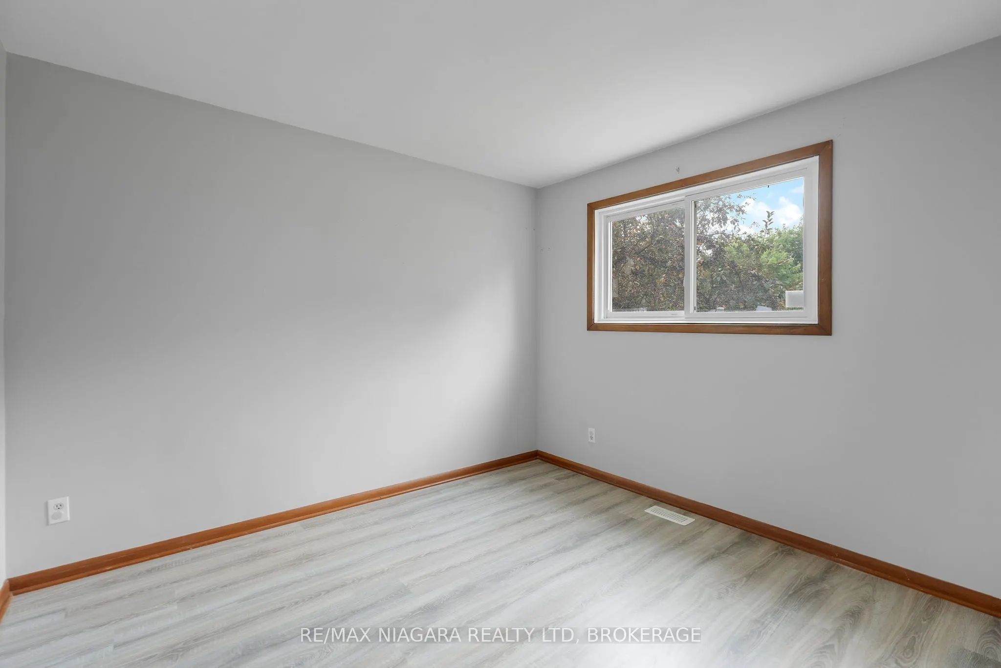 3759 Highland Drive