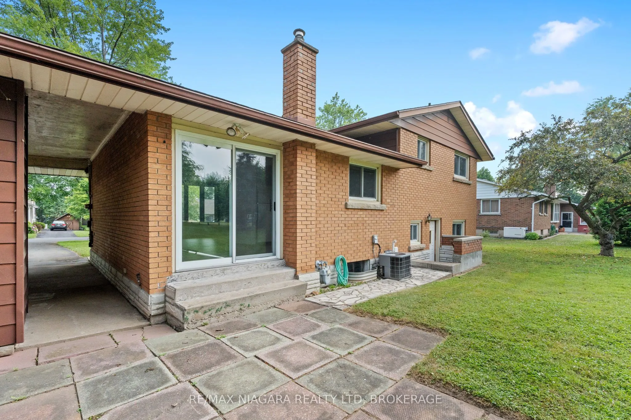 3759 Highland Drive