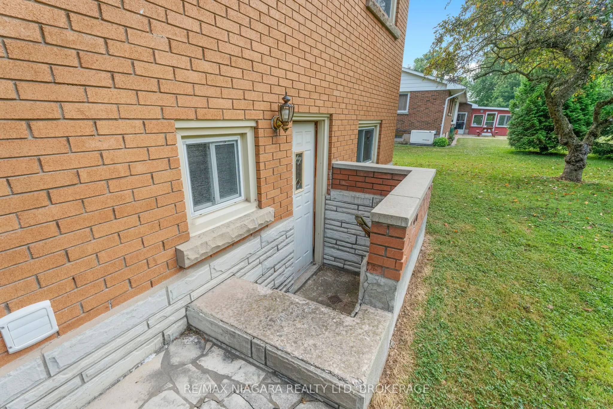 3759 Highland Drive