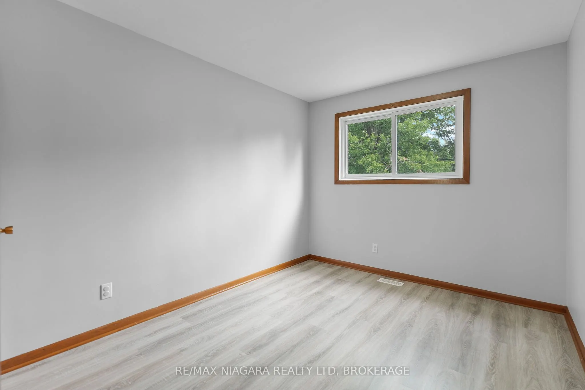 3759 Highland Drive