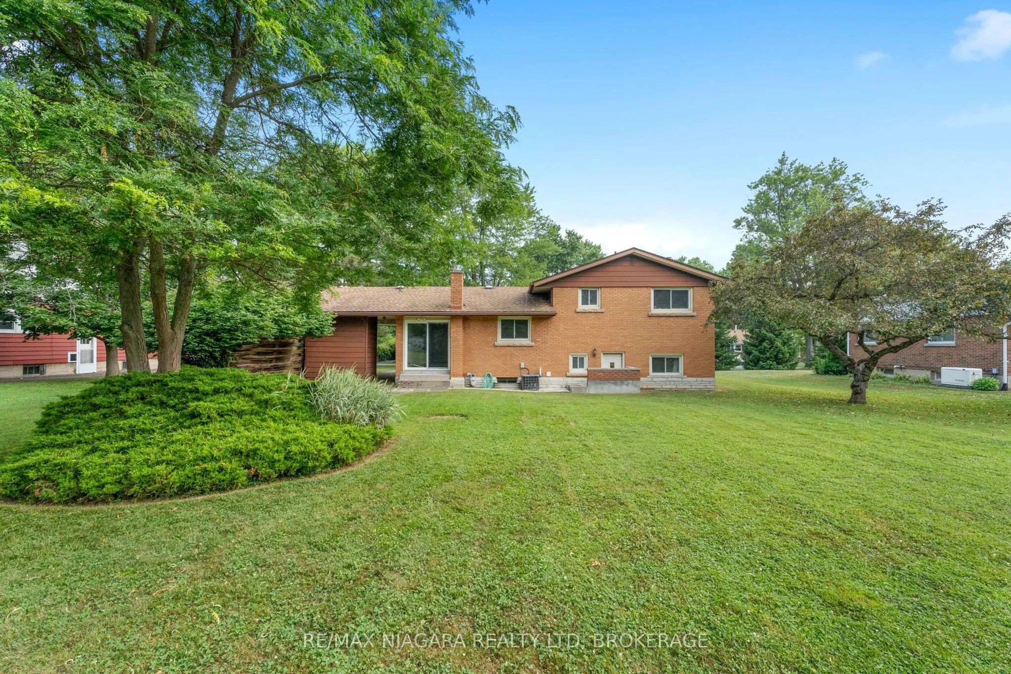 3759 Highland Drive
