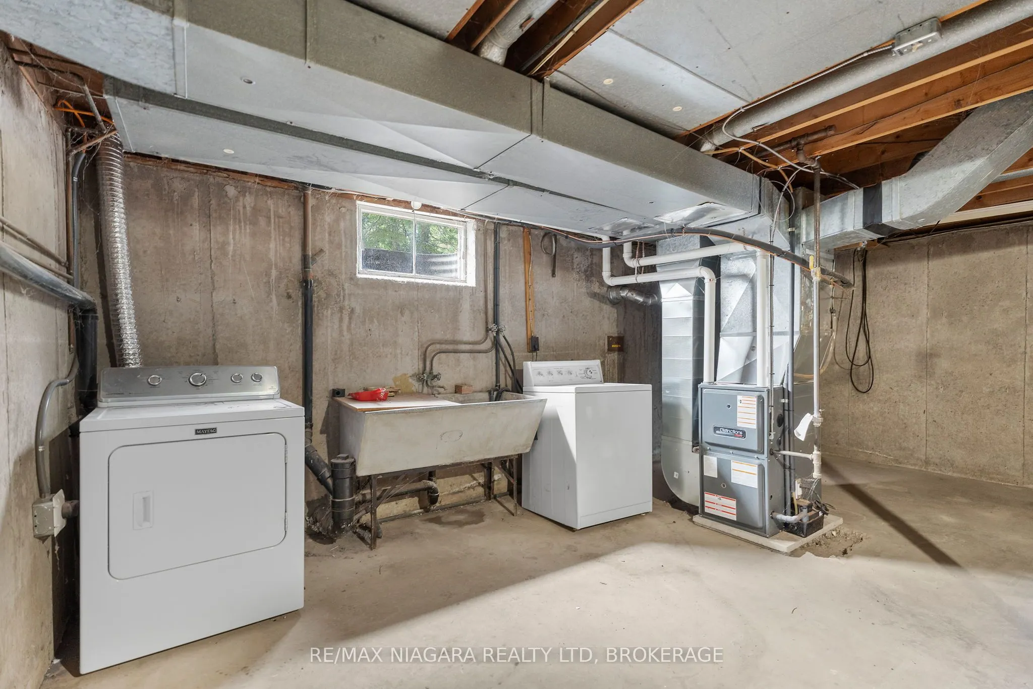 3759 Highland Drive