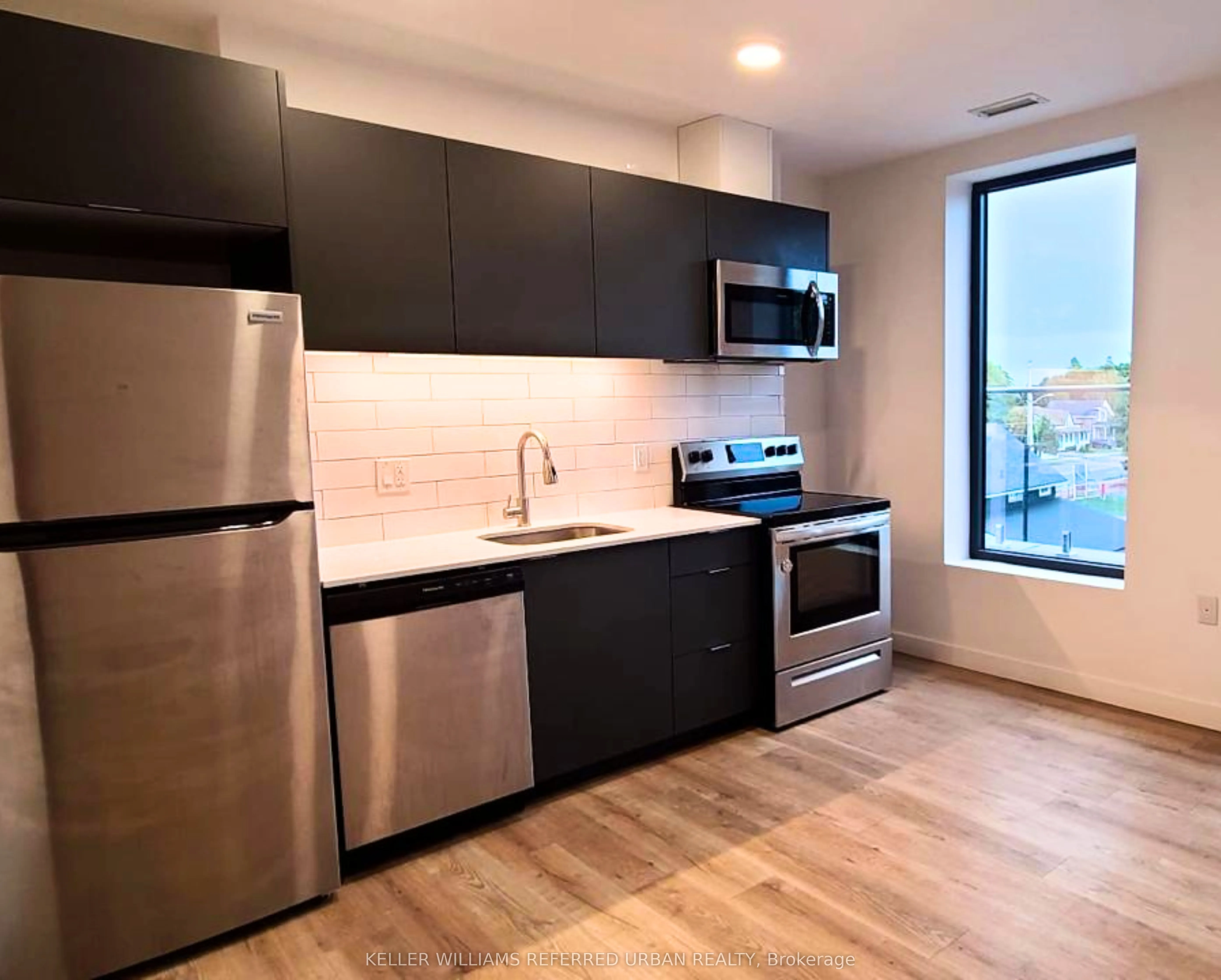 325 University Avenue W, #413
