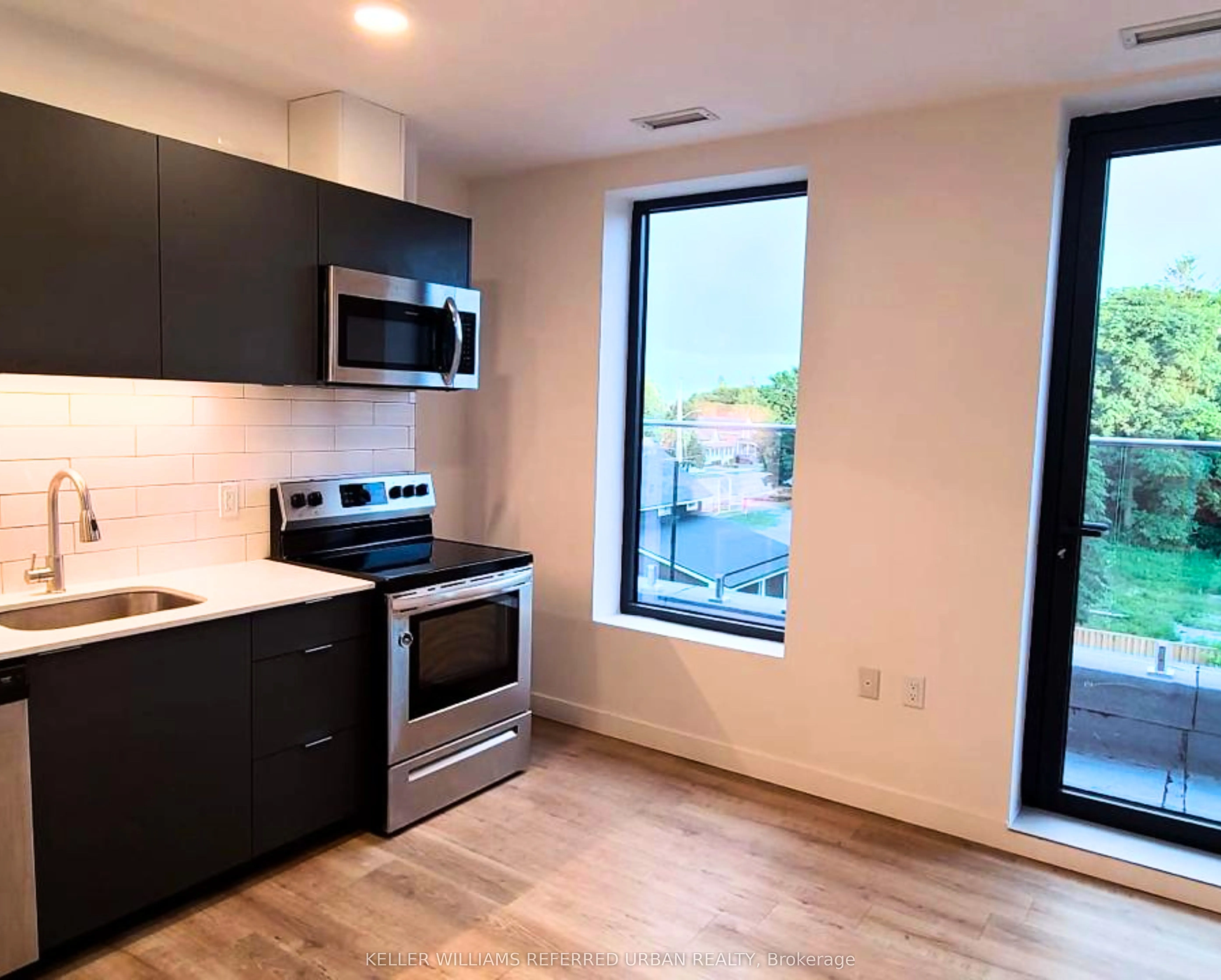 325 University Avenue W, #413