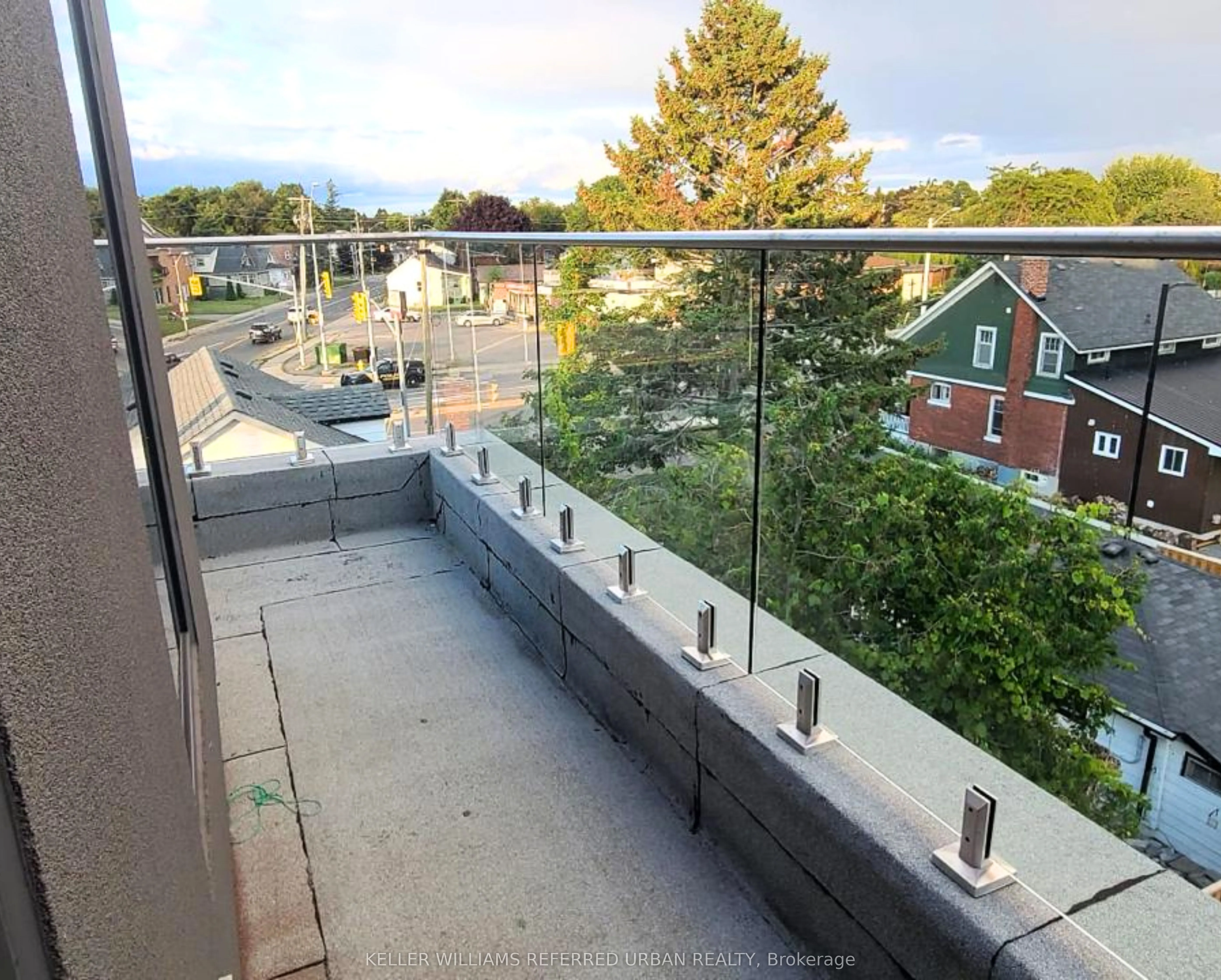 325 University Avenue W, #413