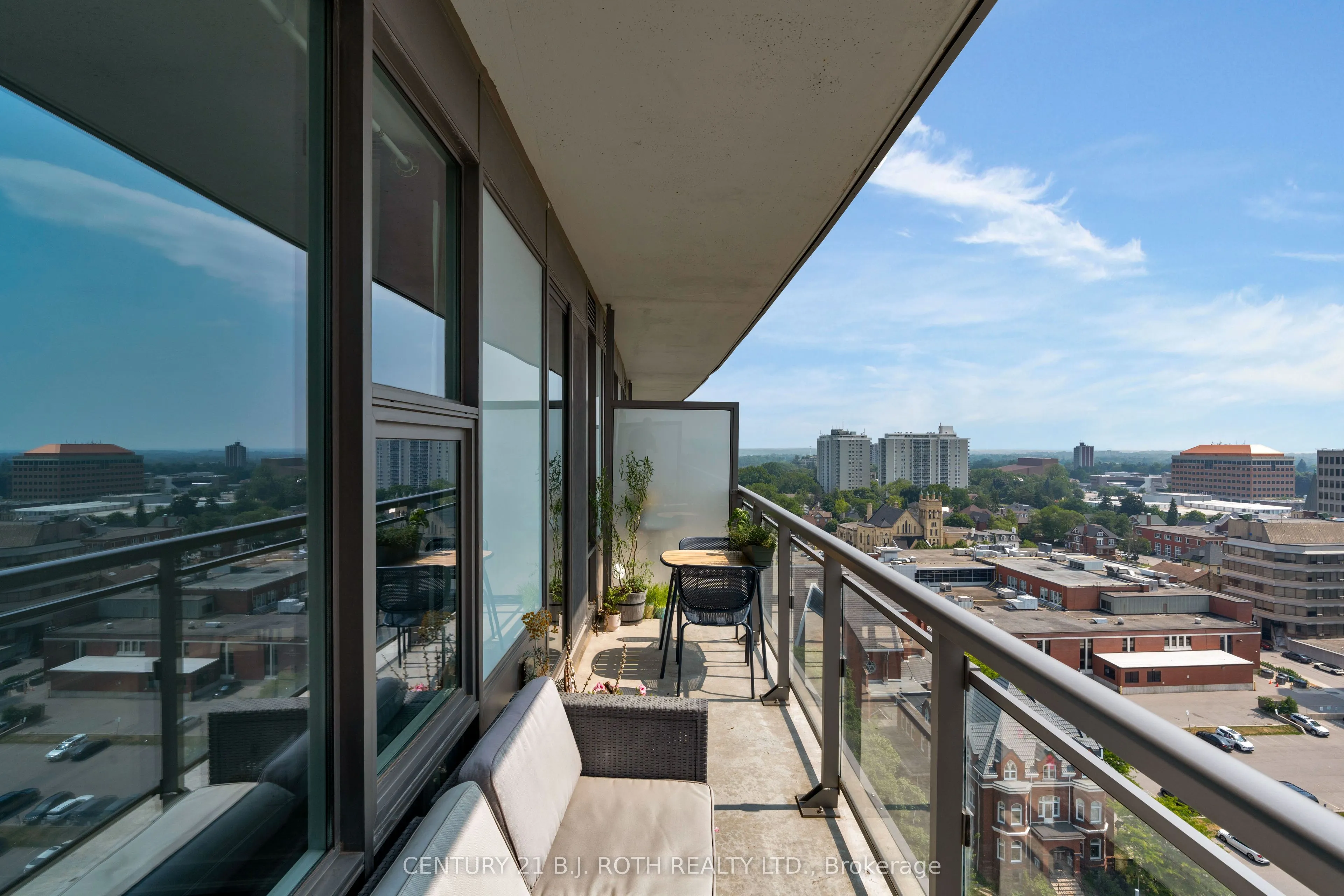 85 Duke Street W, #1507