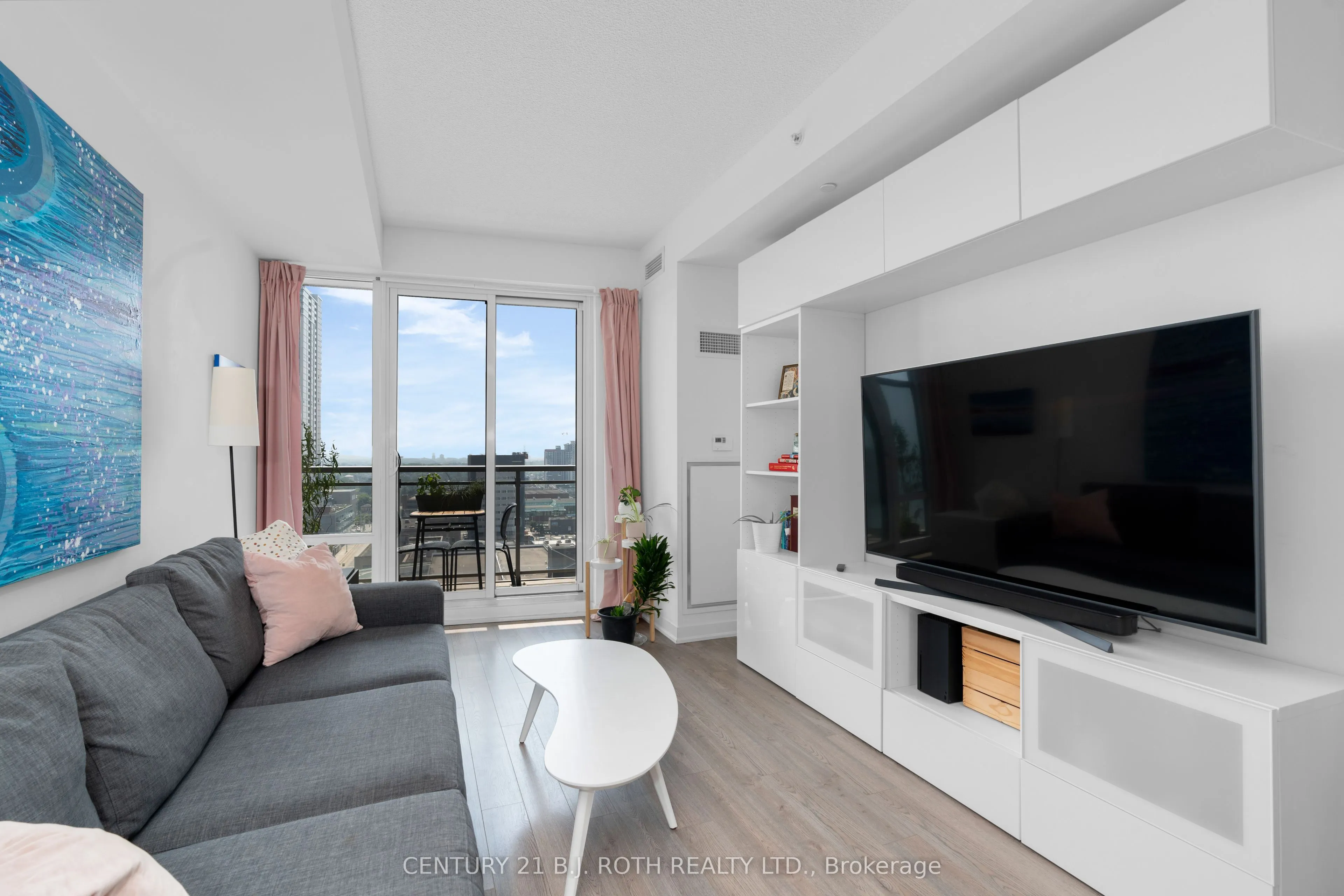 85 Duke Street W, #1507