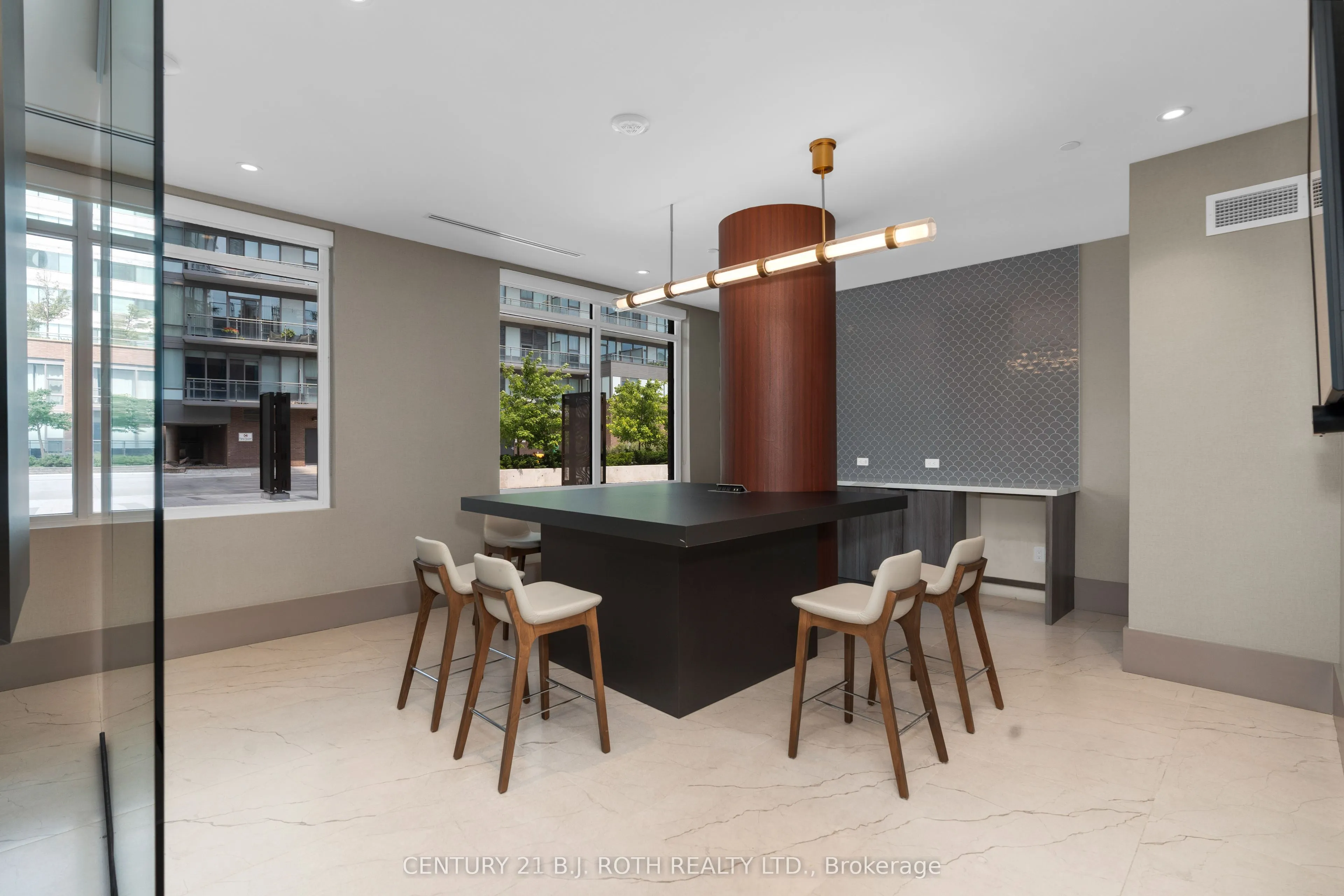 85 Duke Street W, #1507