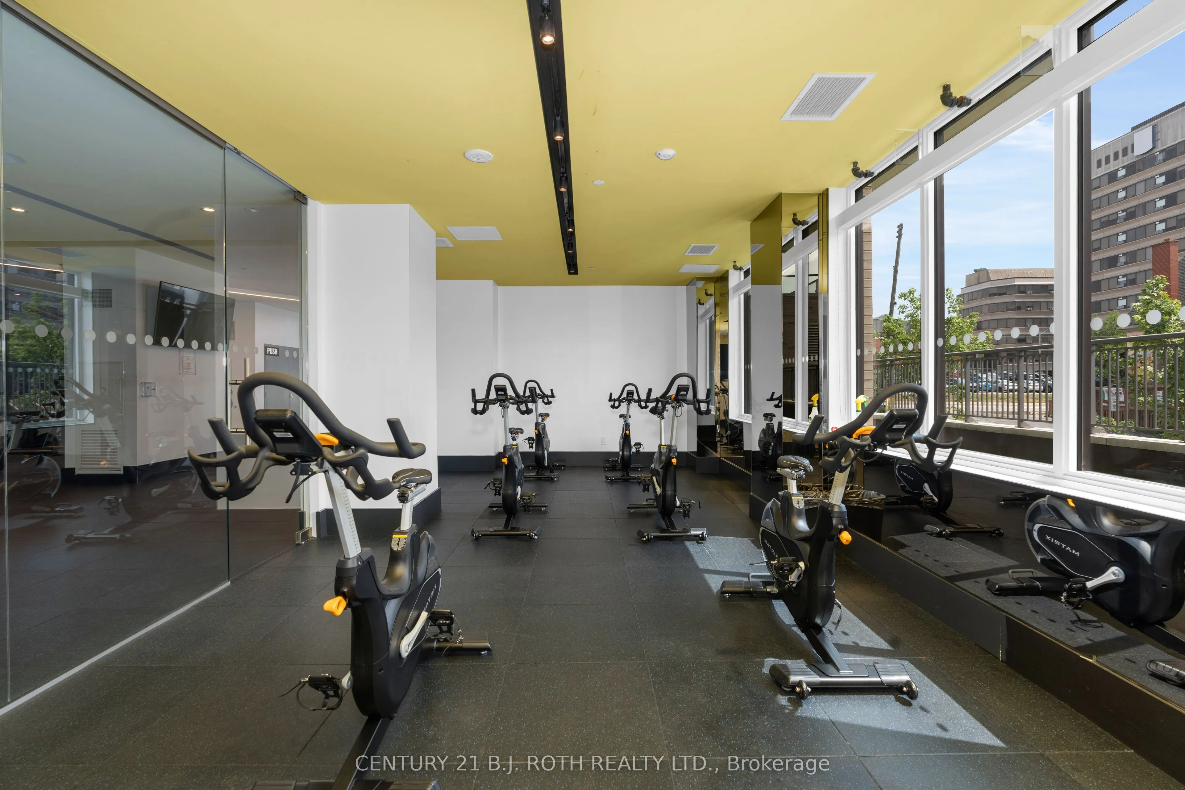 85 Duke Street W, #1507