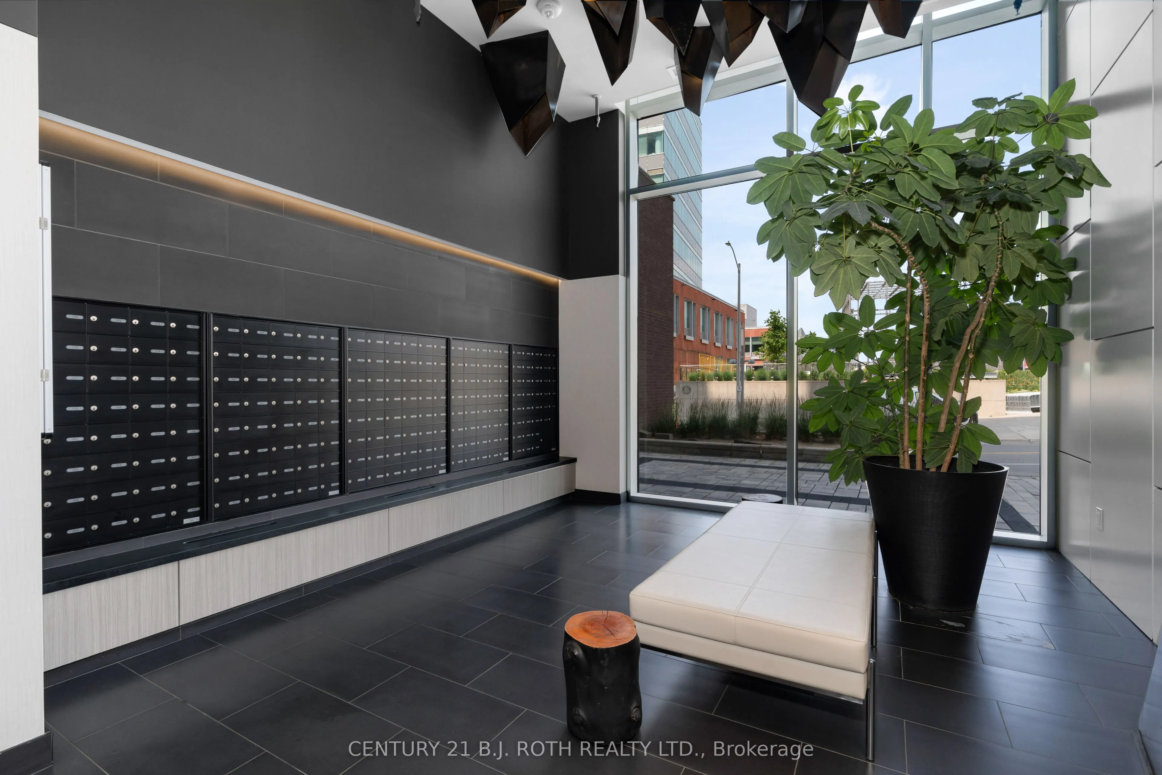 85 Duke Street W, #1507