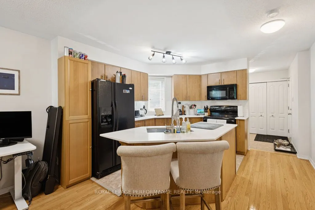 90 Steele Park Private