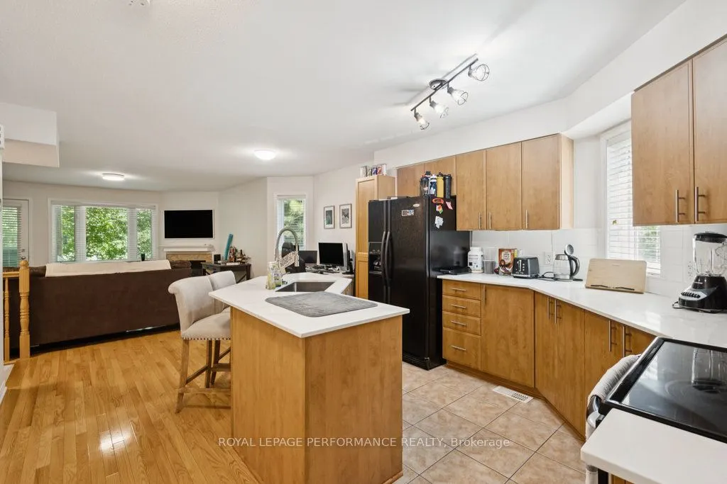 90 Steele Park Private