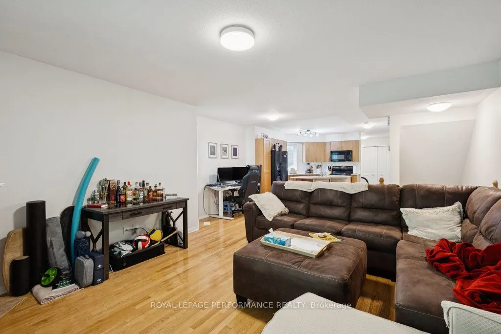 90 Steele Park Private
