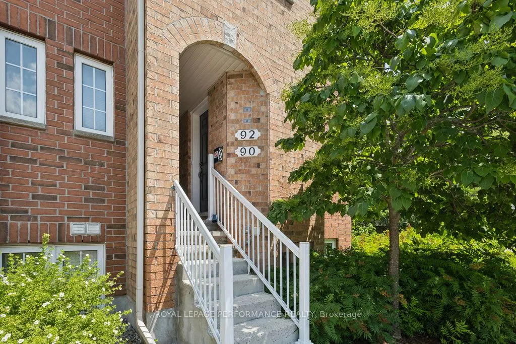 90 Steele Park Private