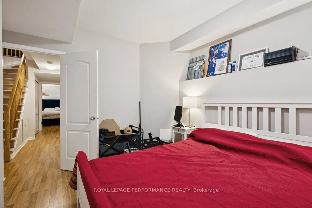 90 Steele Park Private