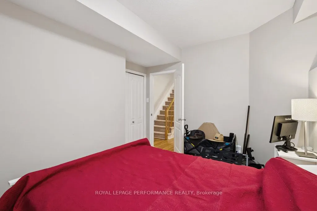 90 Steele Park Private
