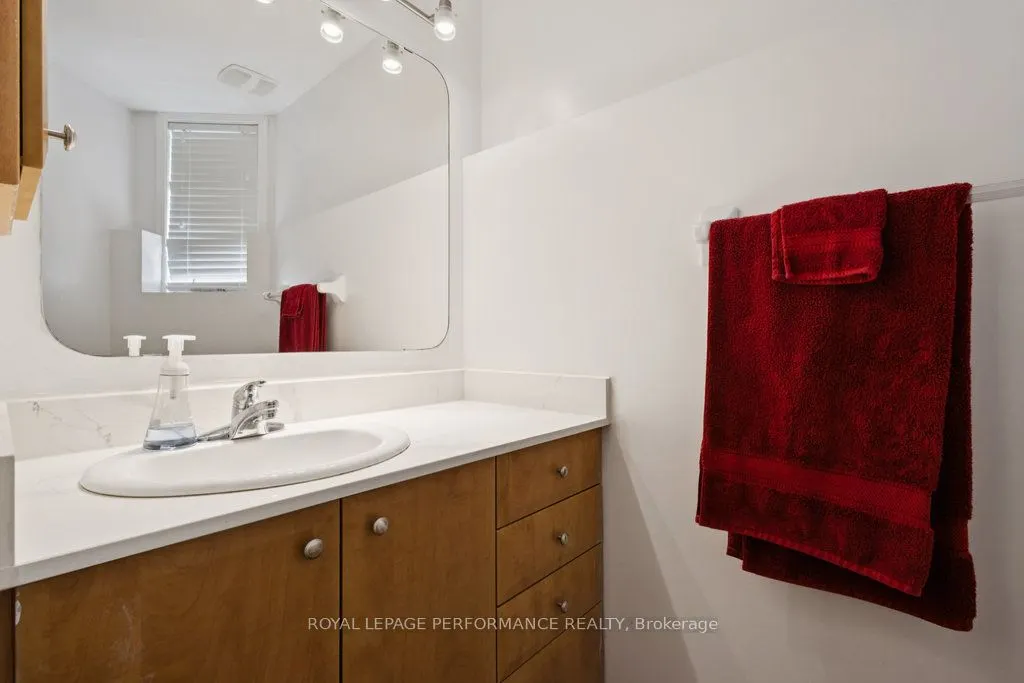 90 Steele Park Private