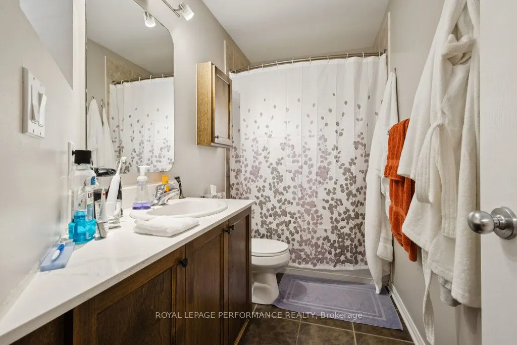 90 Steele Park Private