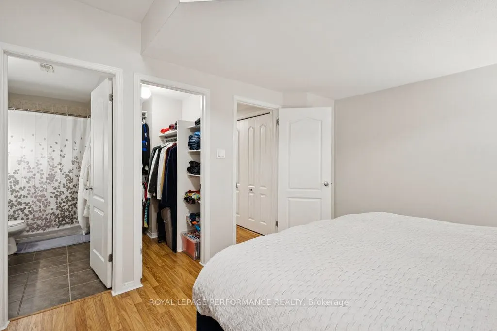 90 Steele Park Private