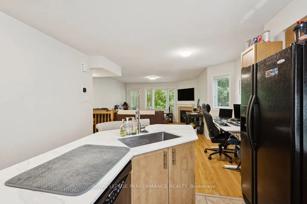 90 Steele Park Private