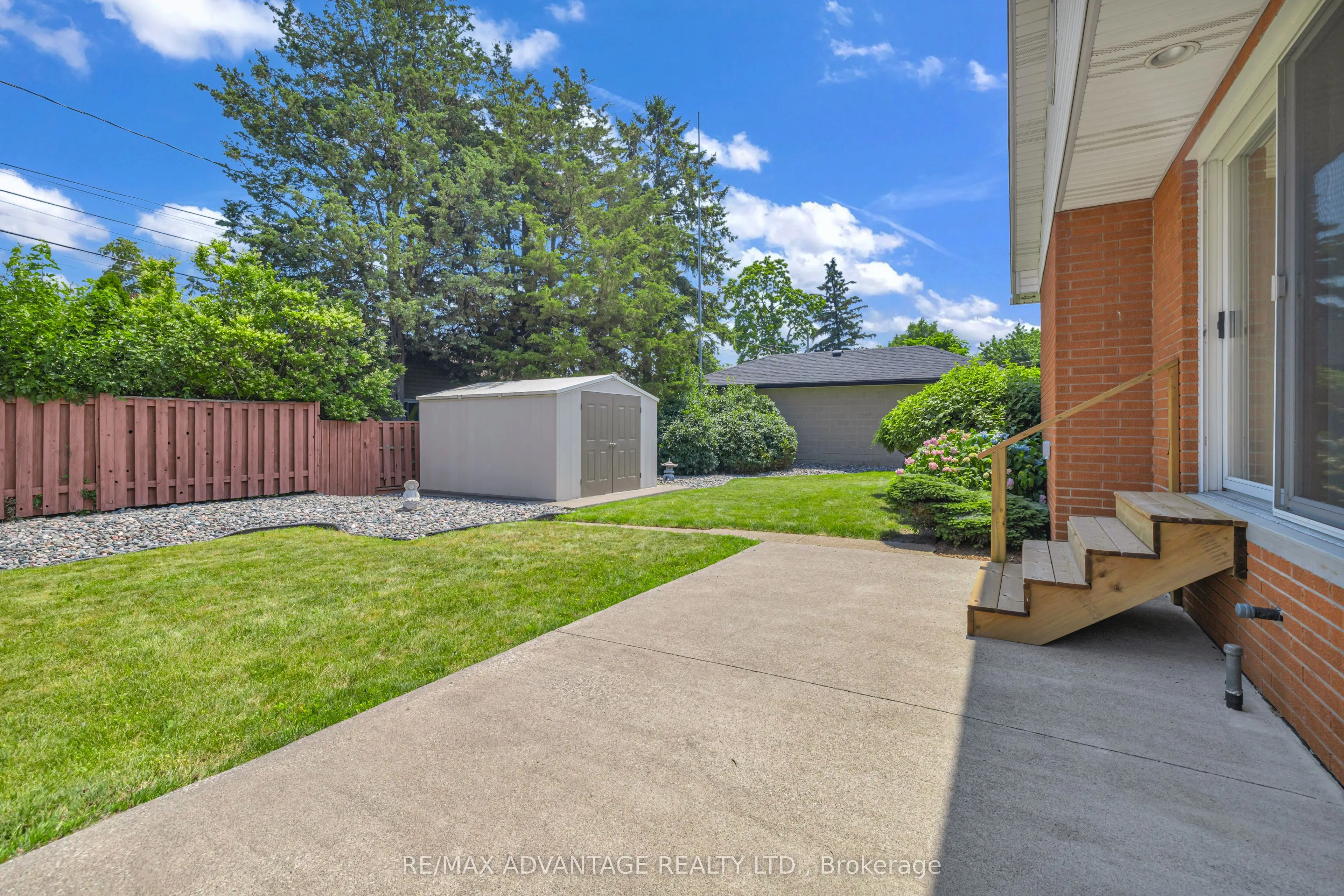 2360 Leonard Road