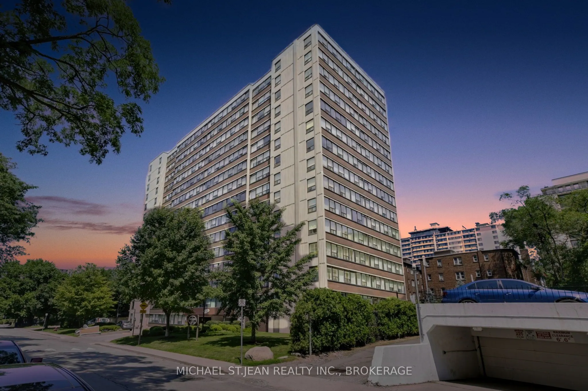 120 Duke Street, #1204