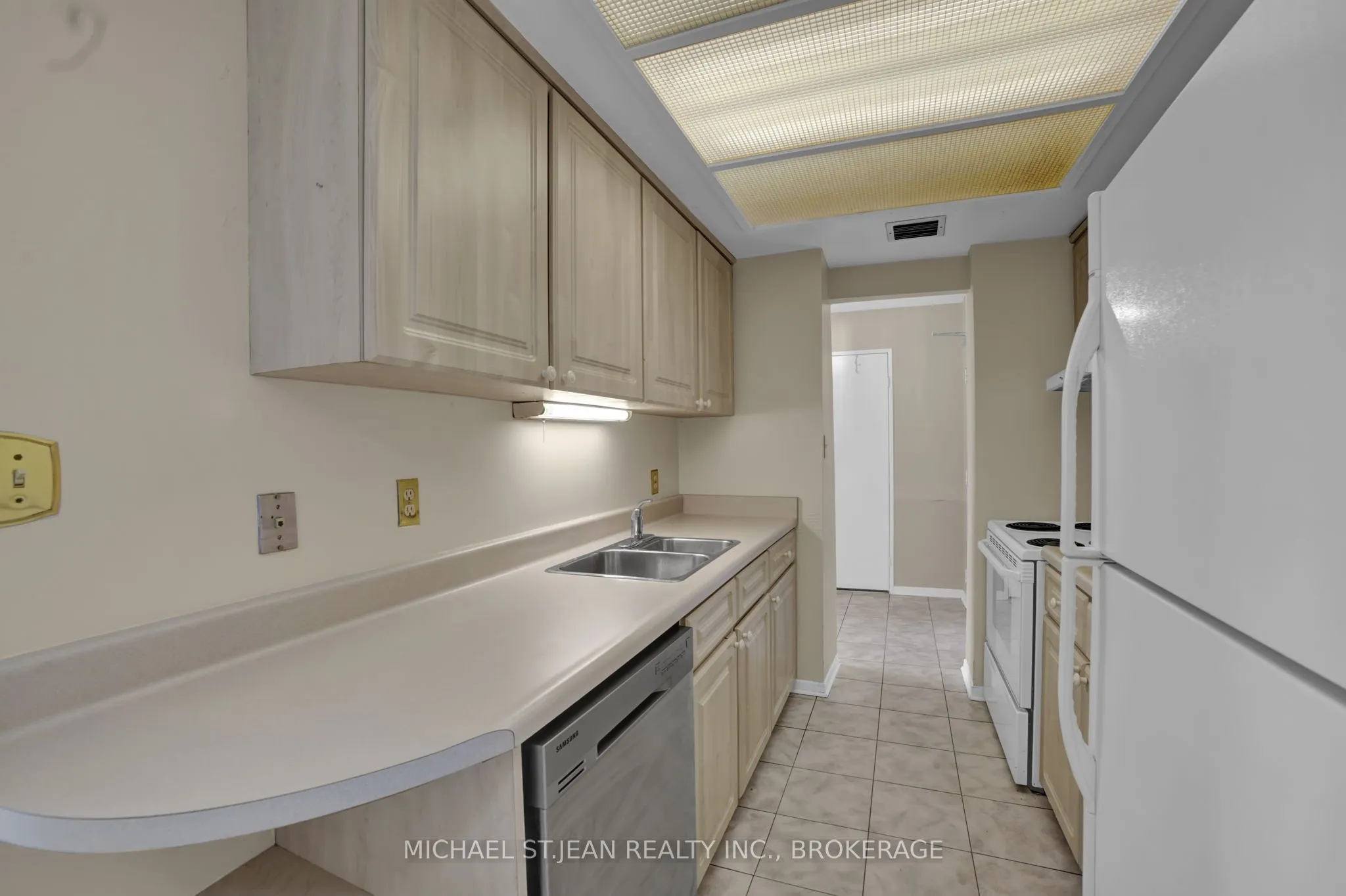 120 Duke Street, #1204