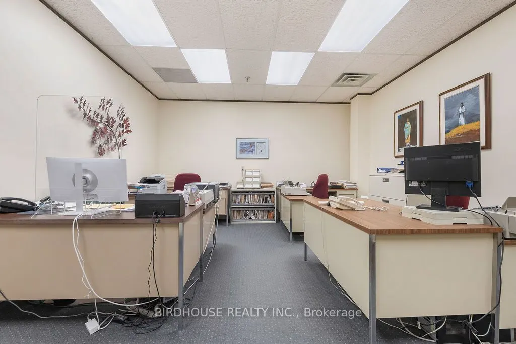 189 Kent Street W, #205