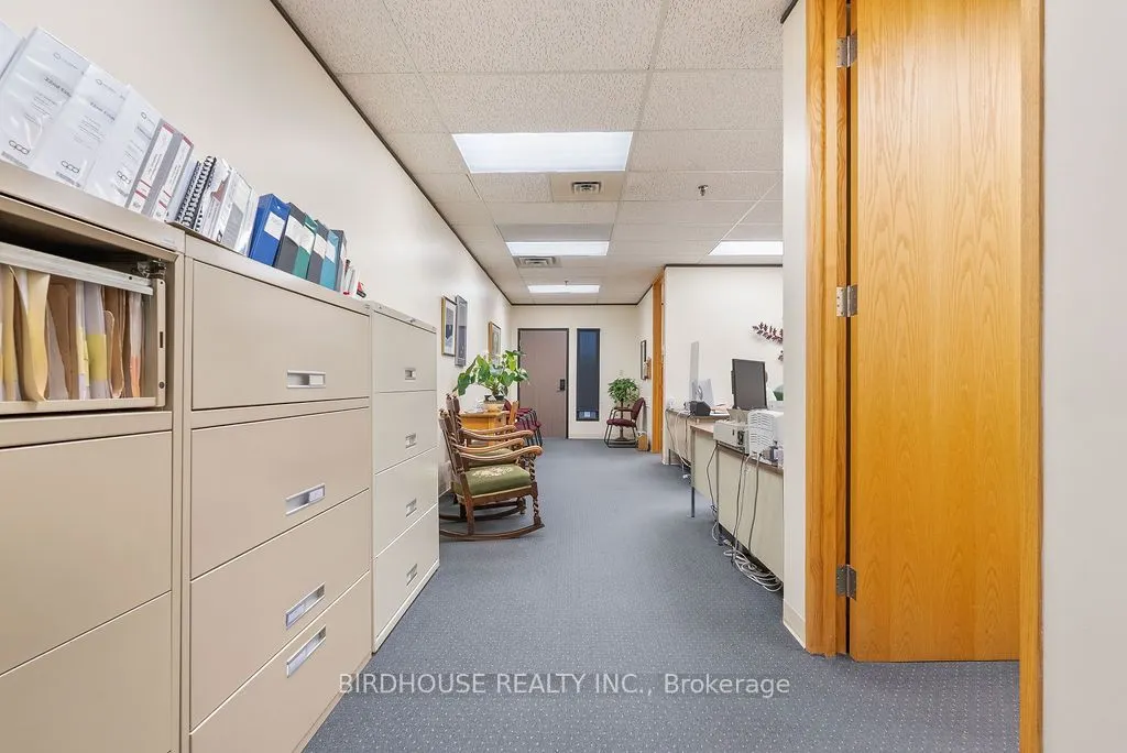 189 Kent Street W, #205