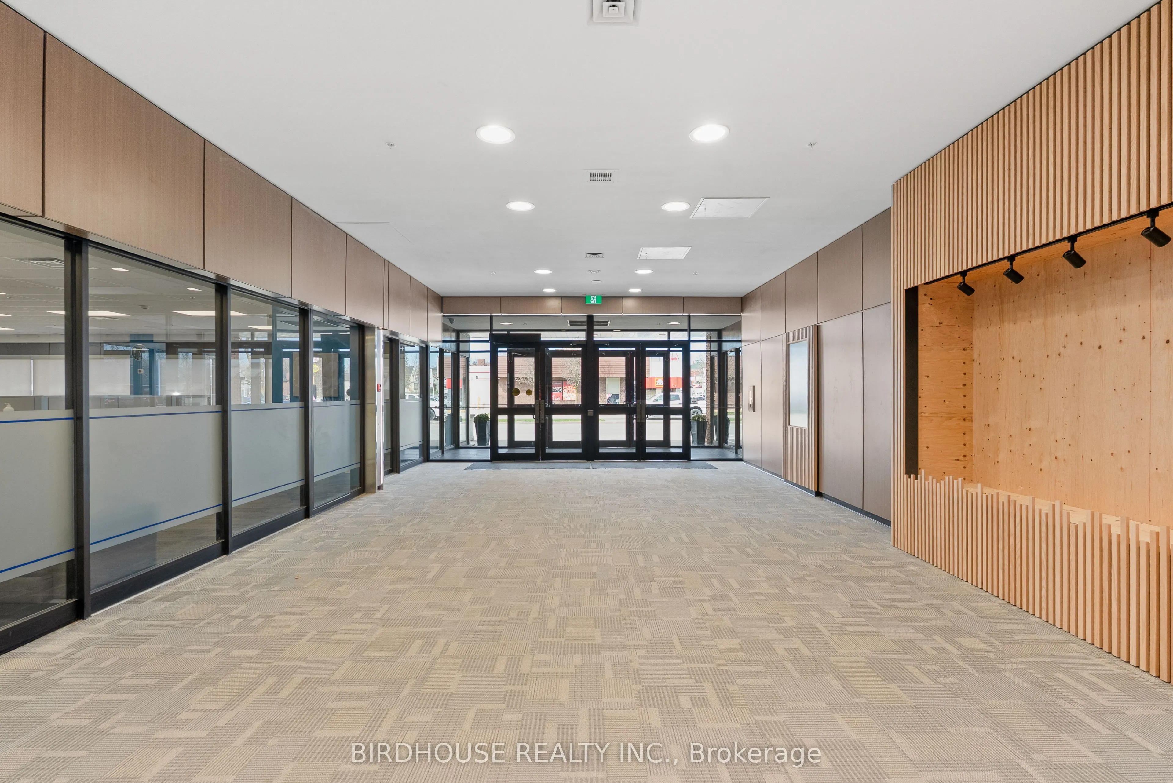 189 Kent Street W, #205