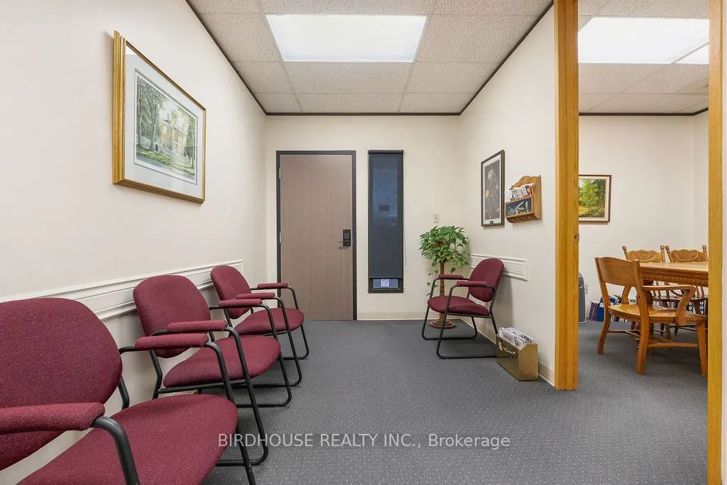 189 Kent Street W, #205