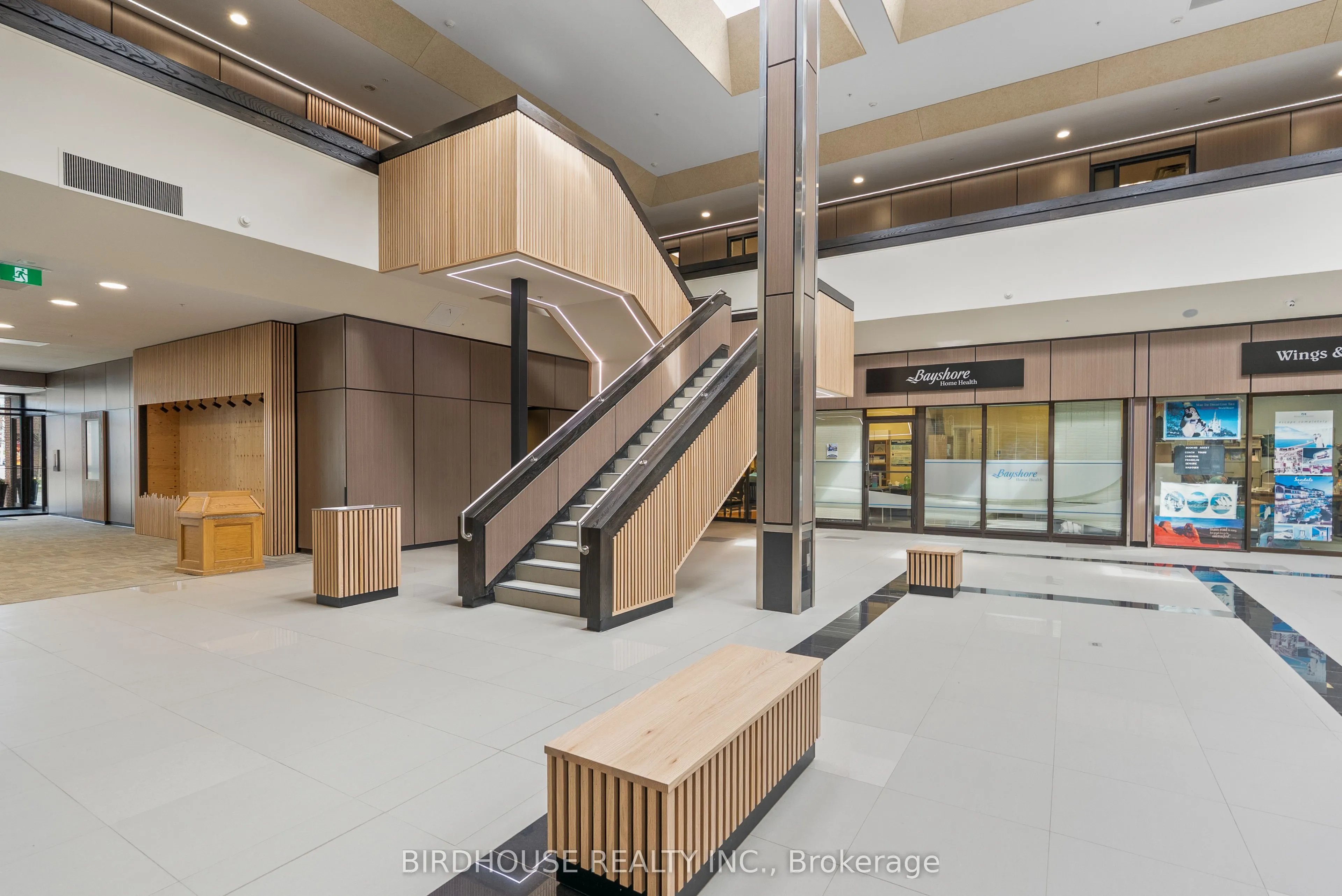 189 Kent Street W, #205