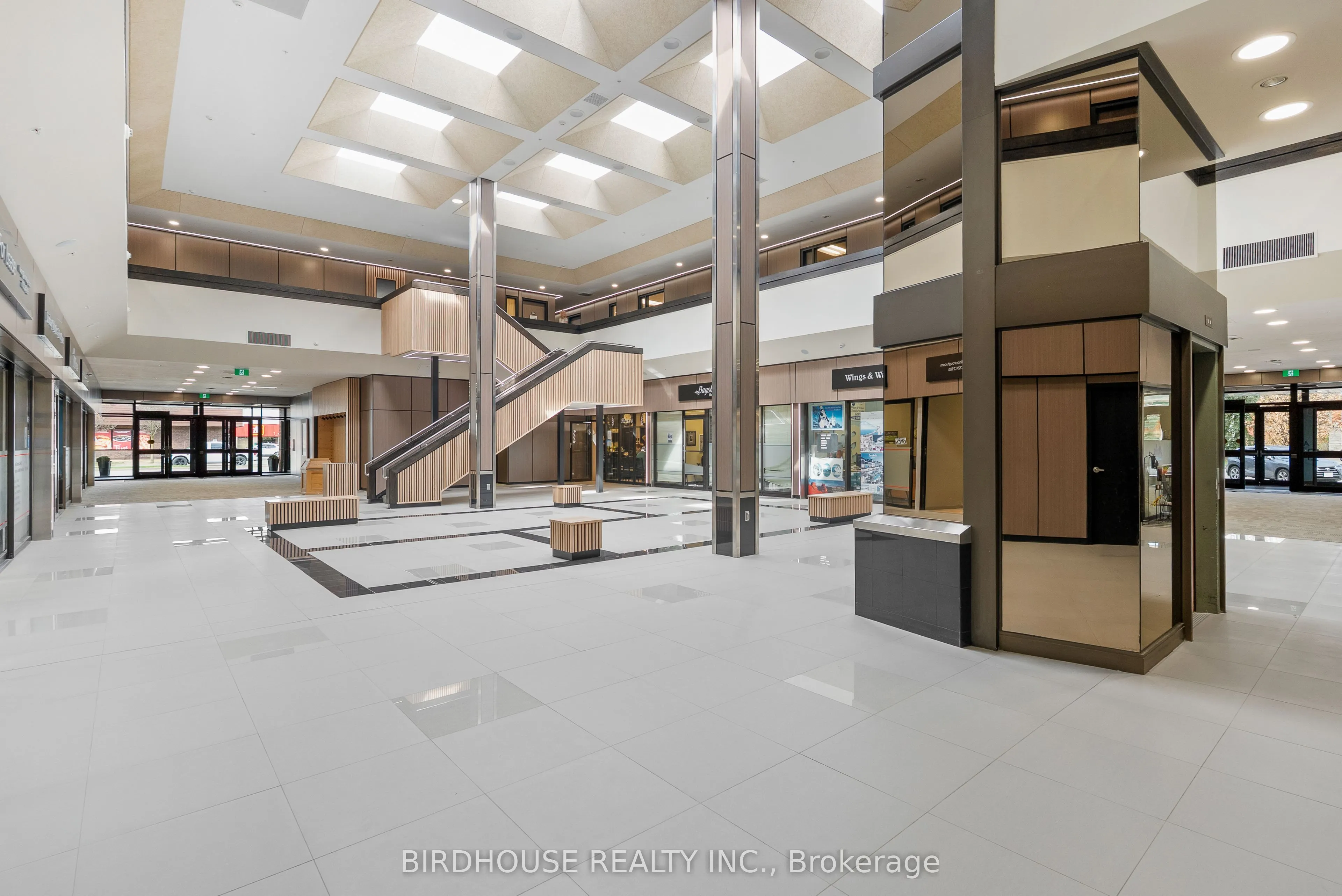 189 Kent Street W, #106