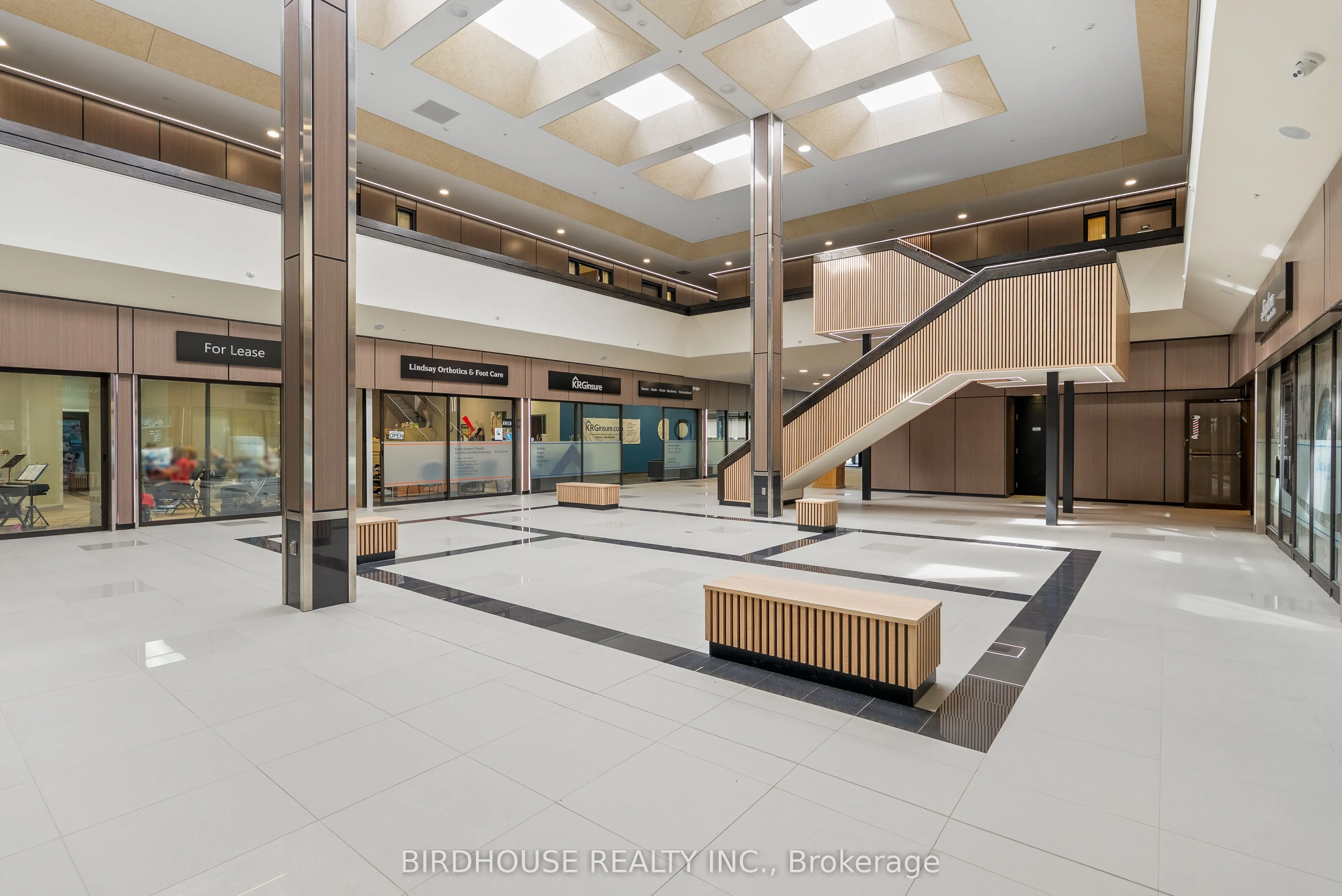 189 Kent Street W, #106